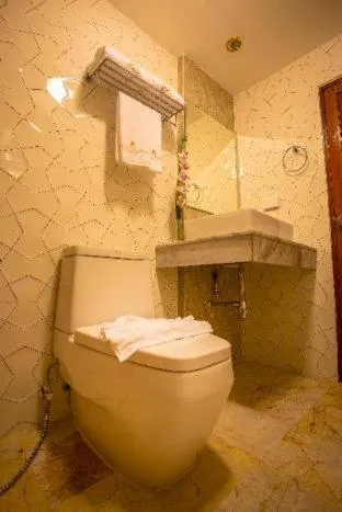Bathroom in Pingdoi Hualin Boutique Hotel