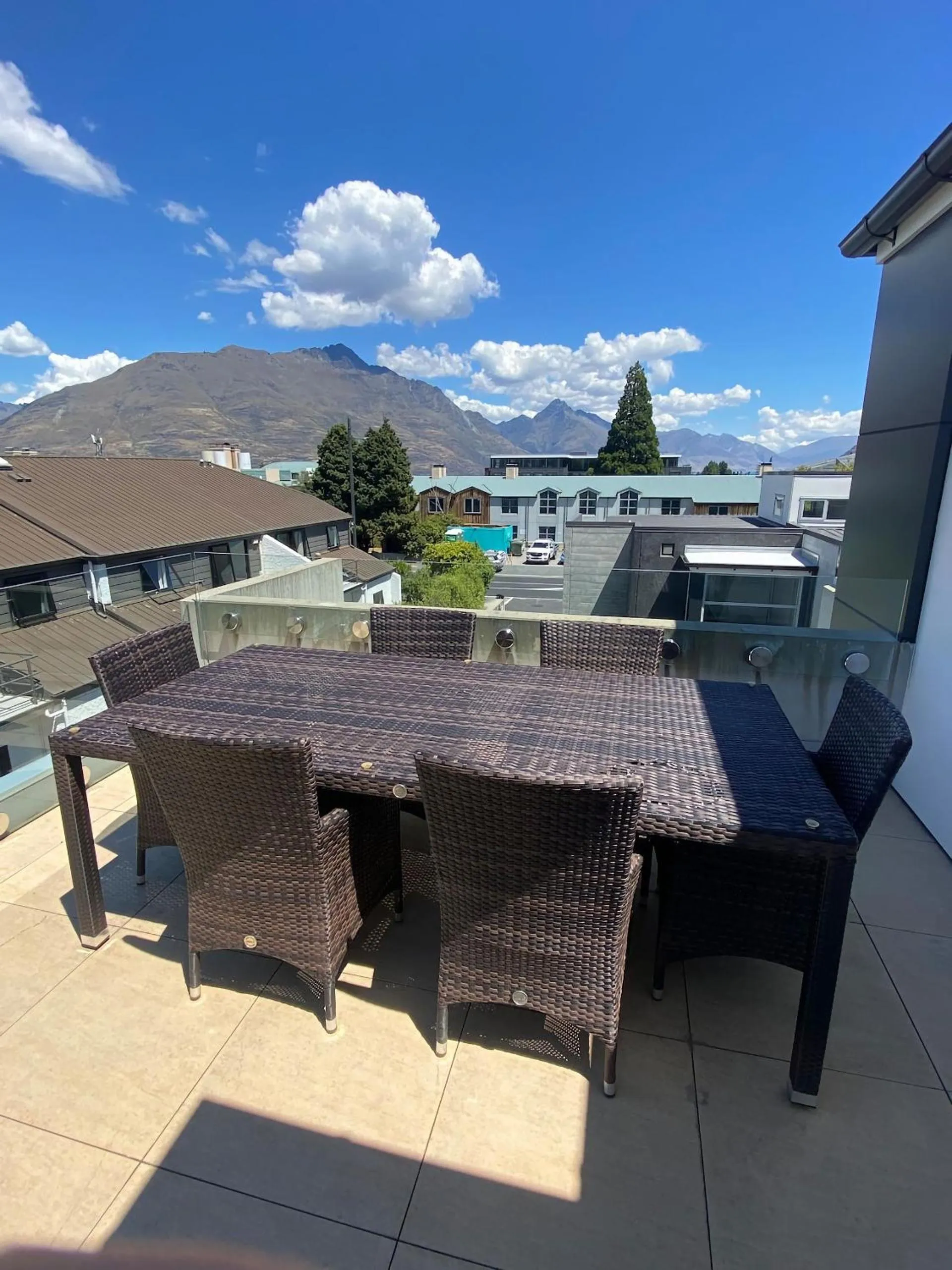 Central Queenstown Melbourne St Apartment