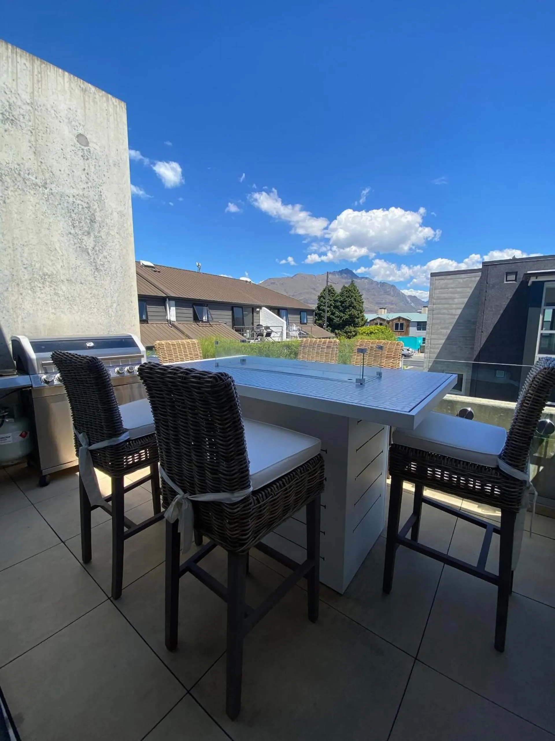 Central Queenstown Melbourne St Apartment