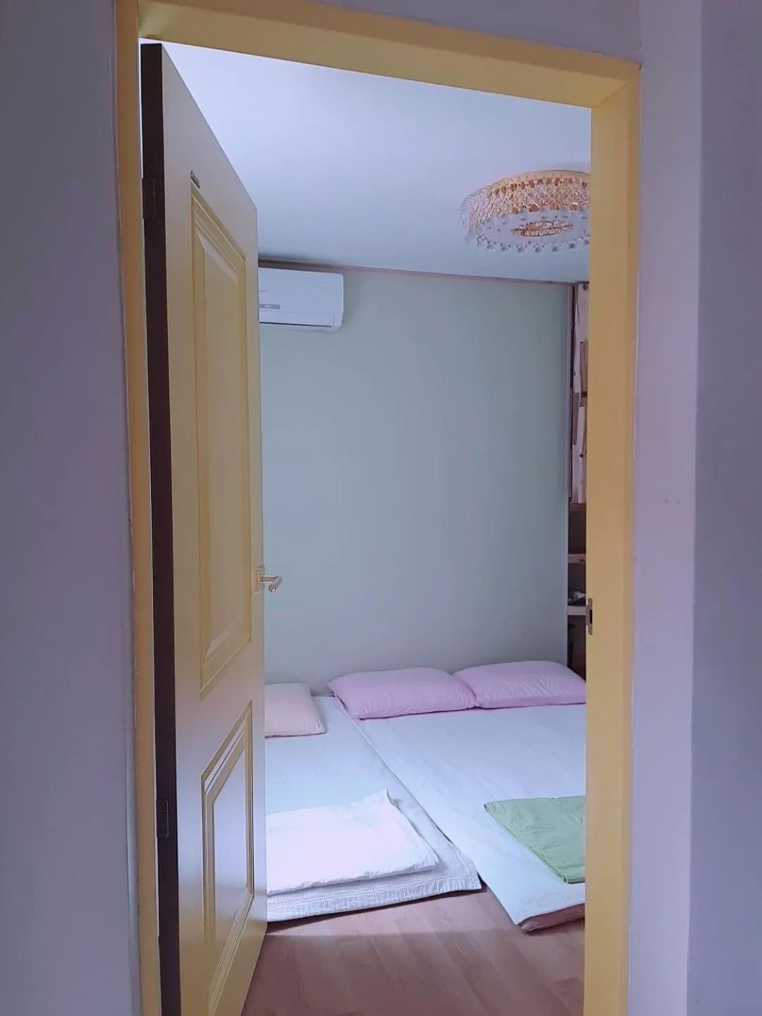 Bed in Hundred Years Hanok