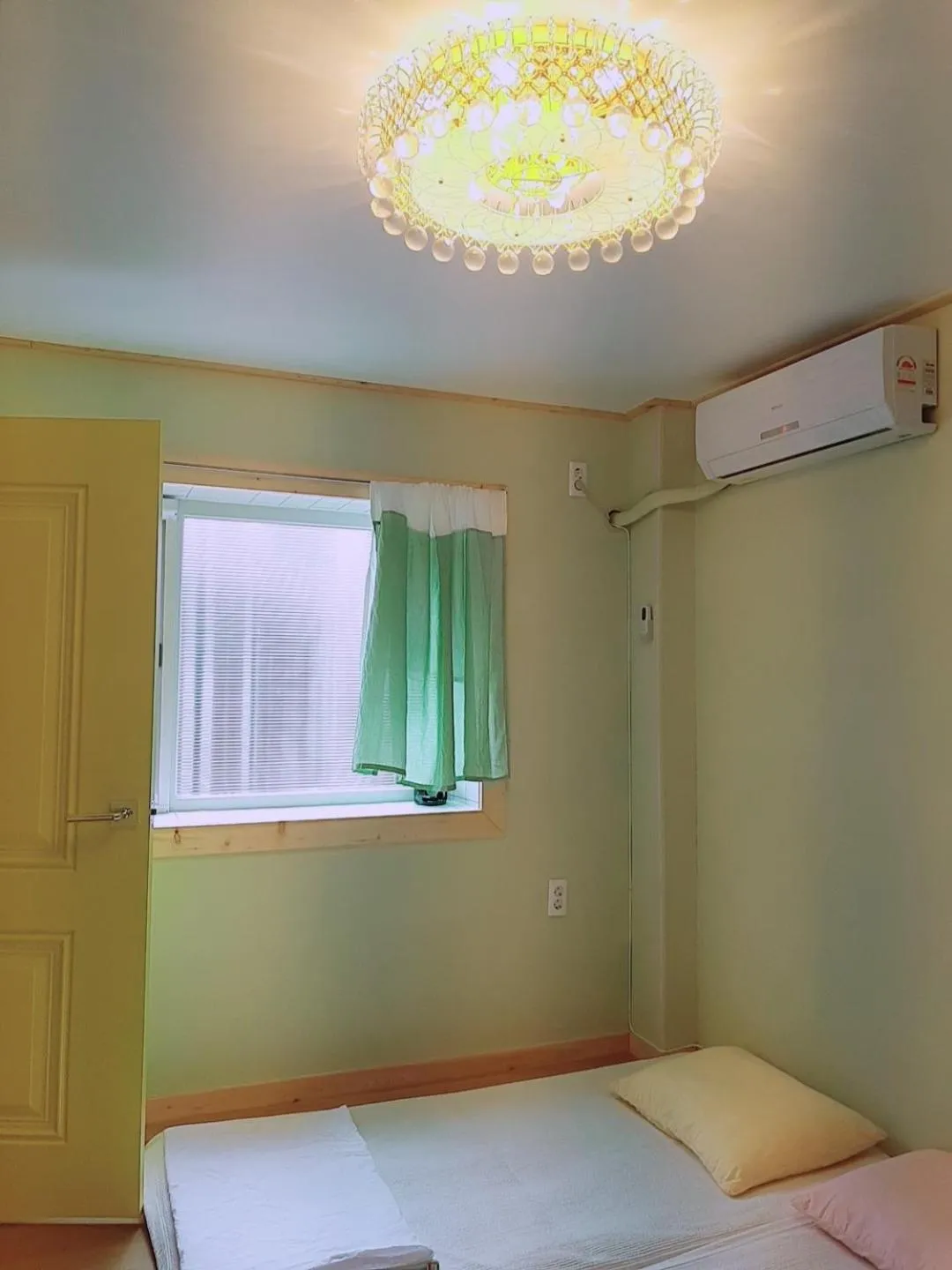 Bed in Hundred Years Hanok