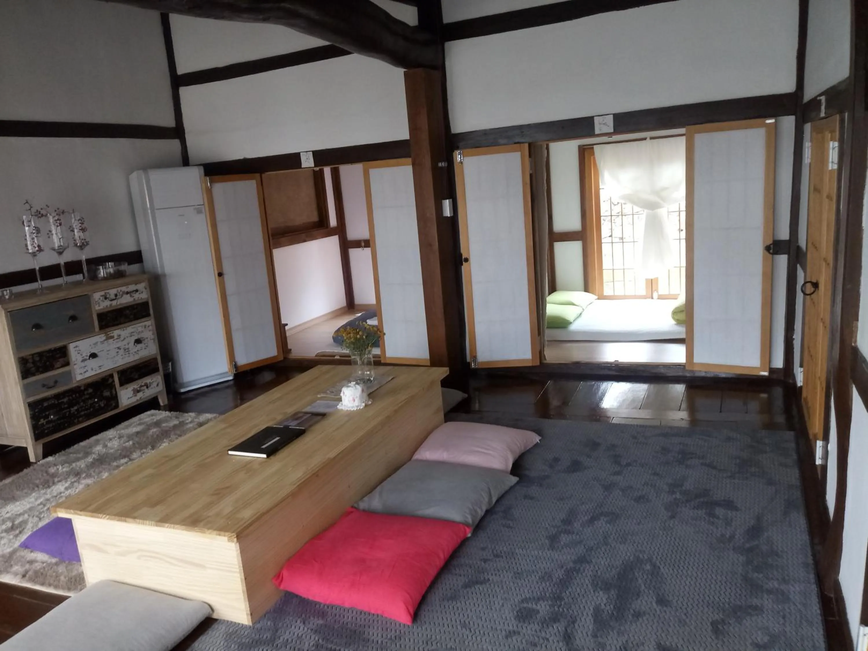 Bed in Hundred Years Hanok