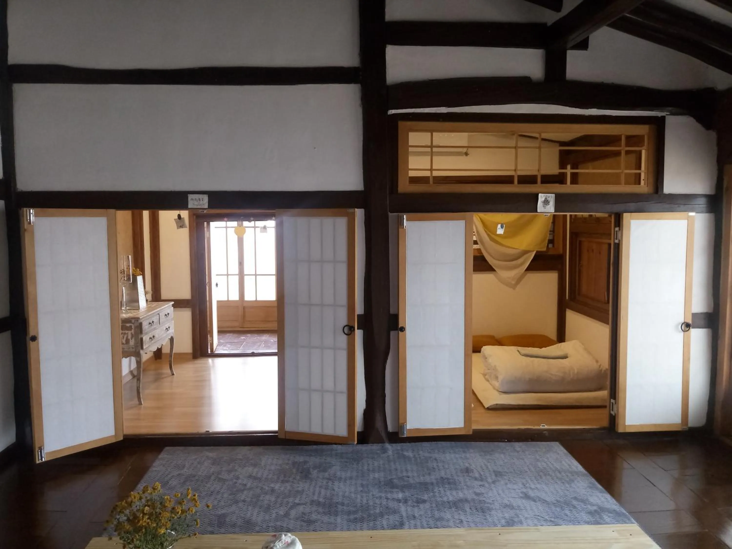 Bed in Hundred Years Hanok