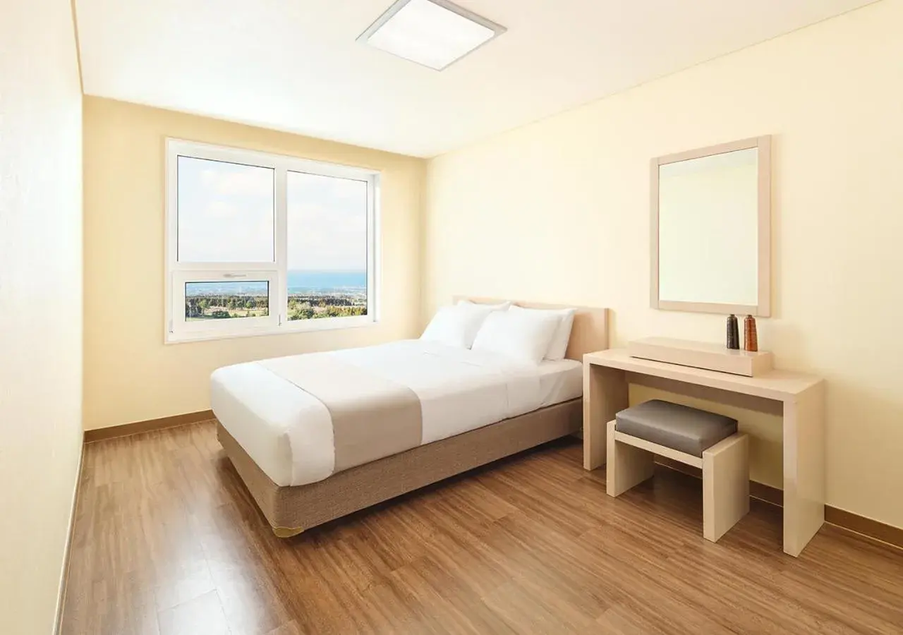 Deluxe Bed Room - single occupancy in Hanwha Resort Jeju Deluxe Bed Room - single occupancy in Hanwha Resort Jeju
