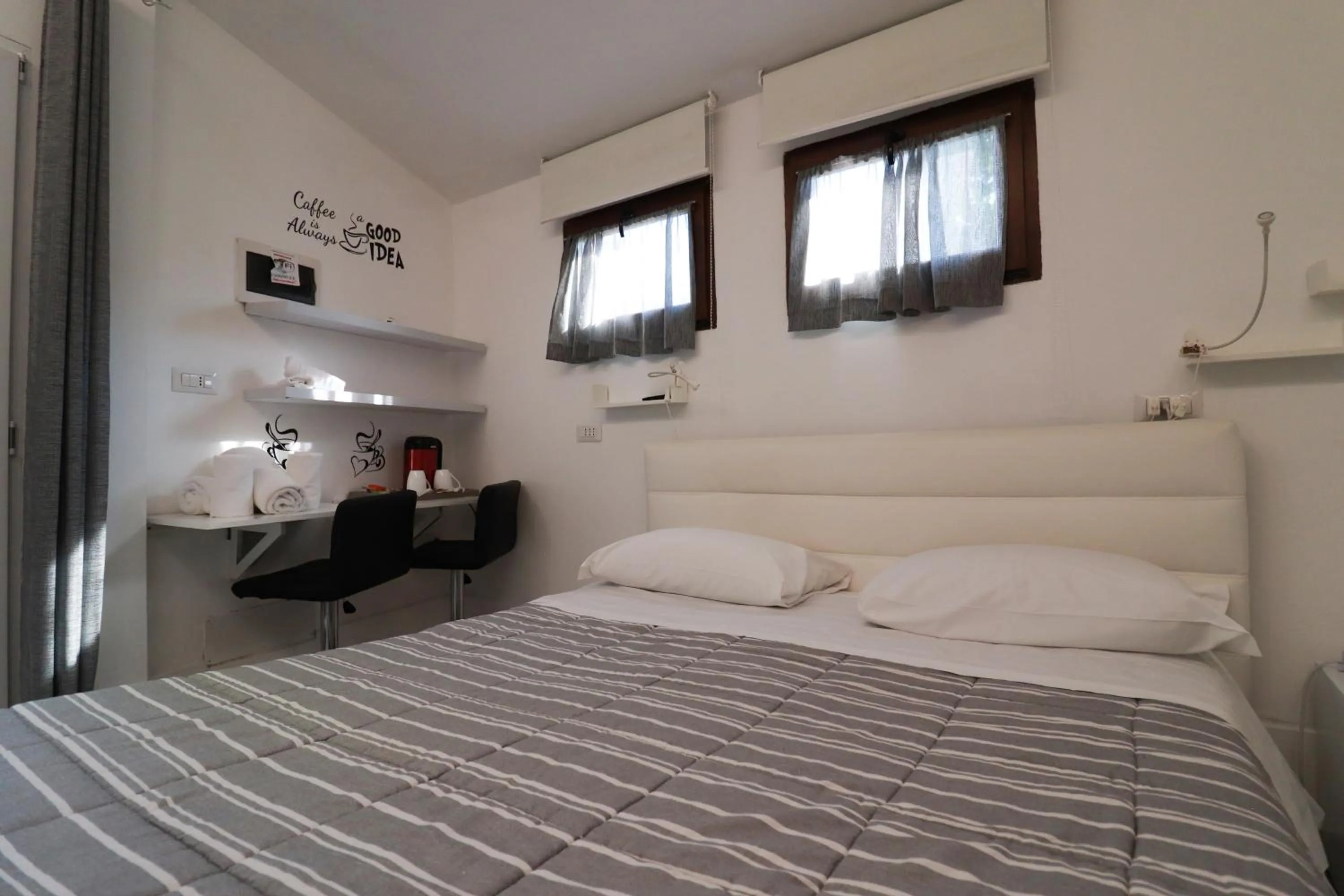 Bedroom, Bed in Villa Estense