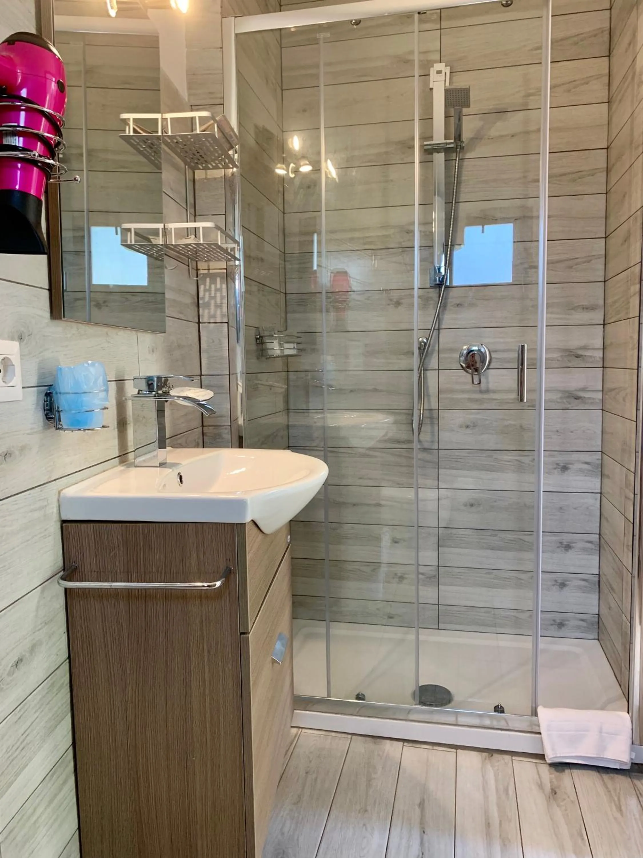 Shower in Villa Estense