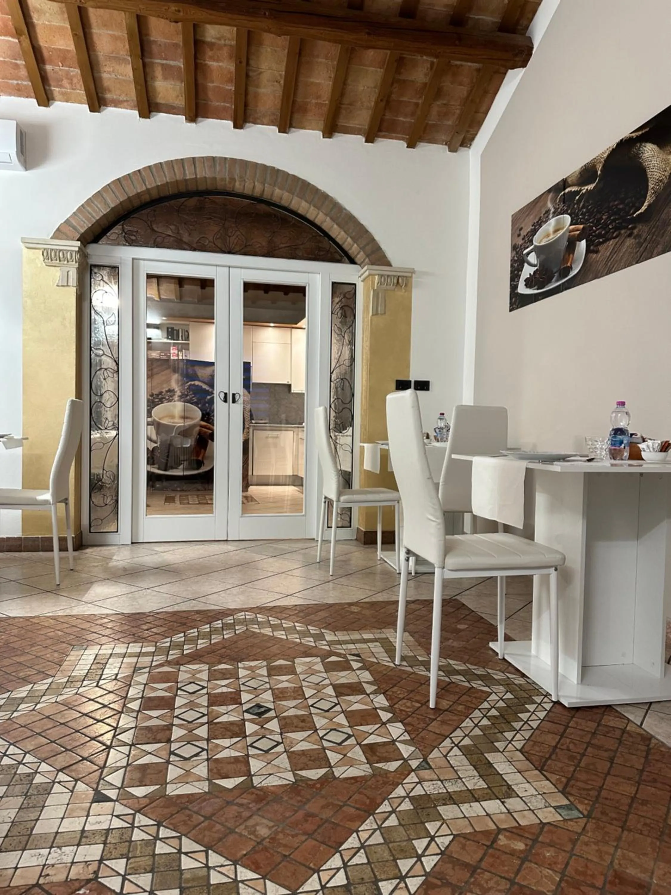 Breakfast in Villa Estense