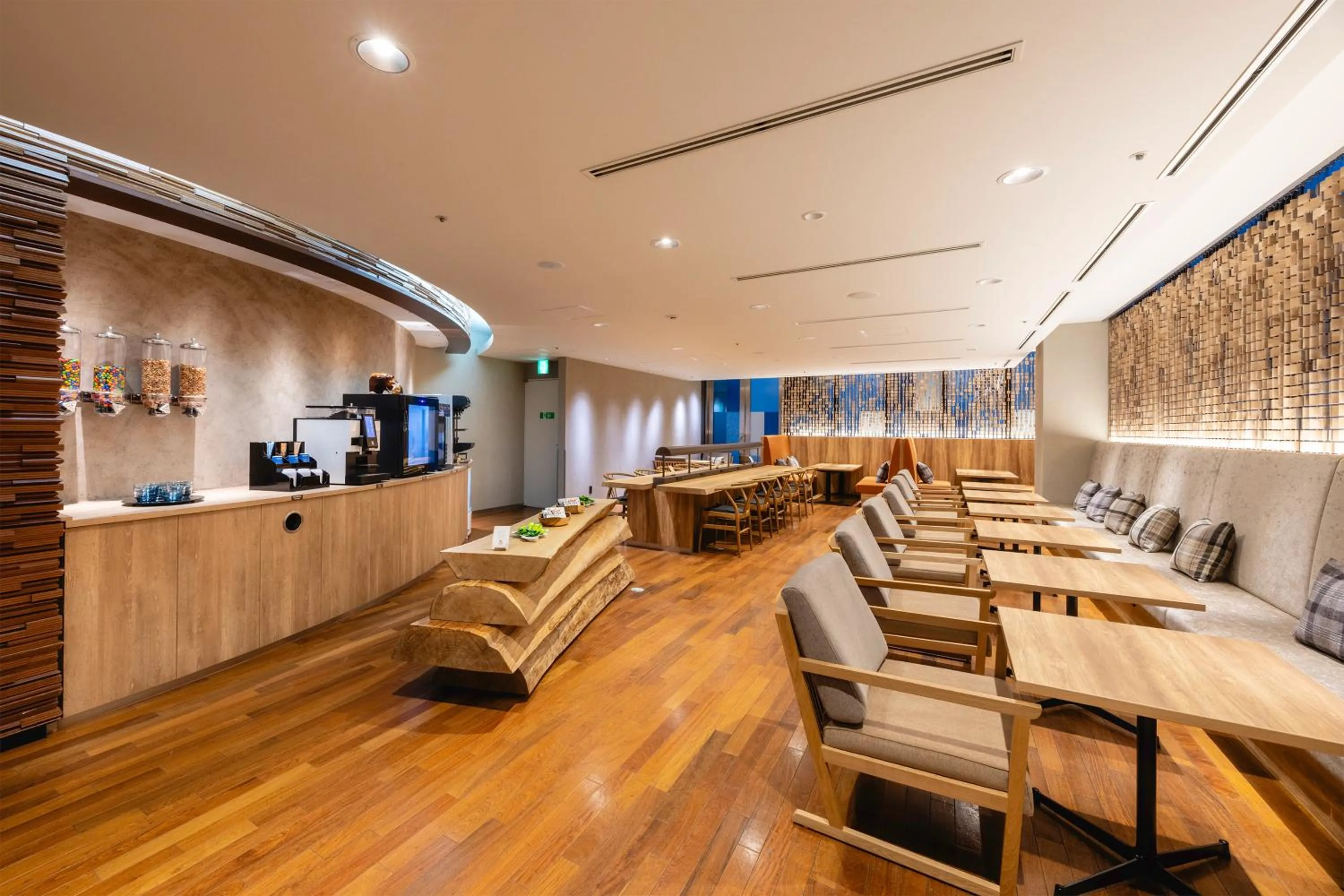 Lounge or bar in Hotel Gracery Sapporo