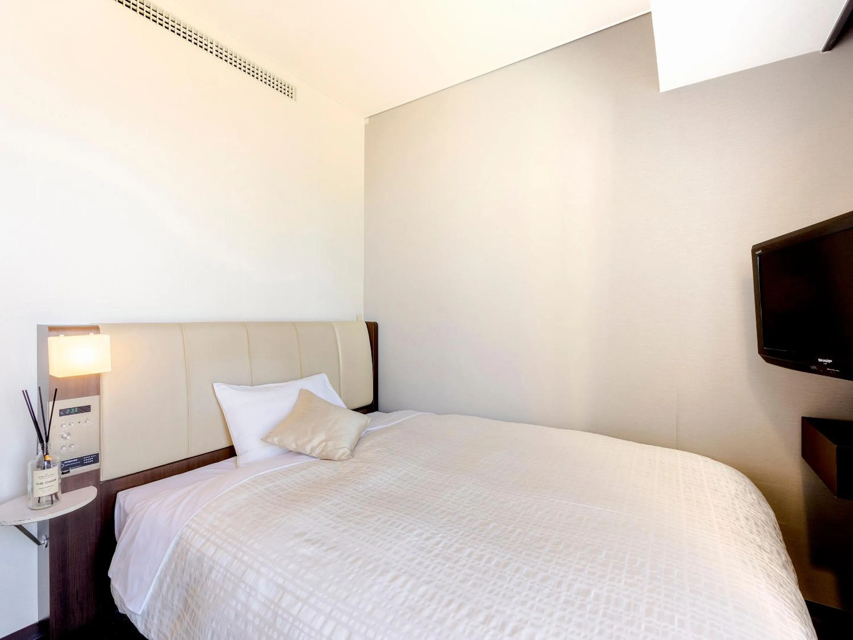 Photo of the whole room, Bed in Hotel Gracery Sapporo