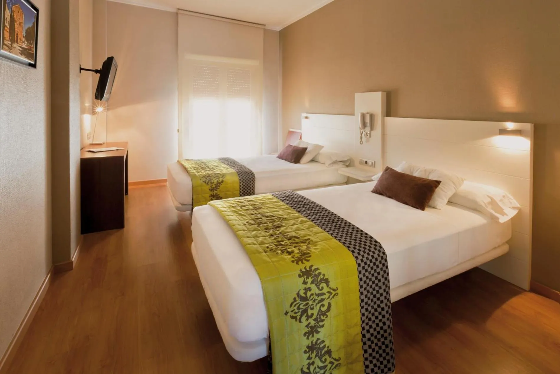 Bedroom, Bed in Hotel Fuente El Cura