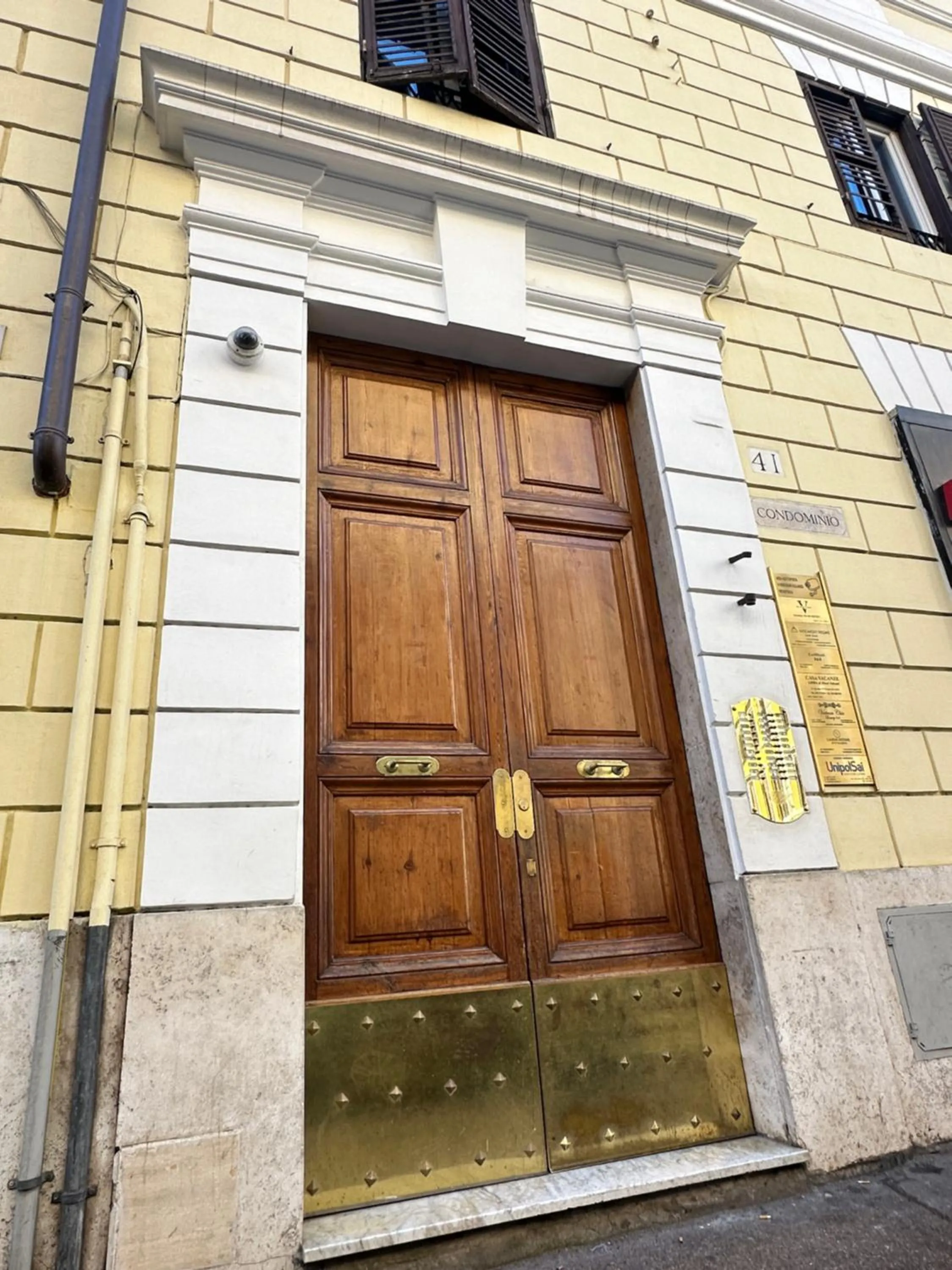 Facade/entrance in Candia Rooms