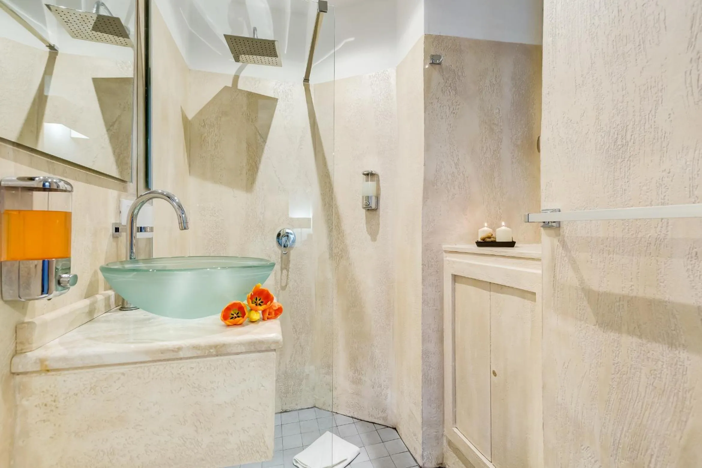 Bathroom in Easy Budget Colosseo