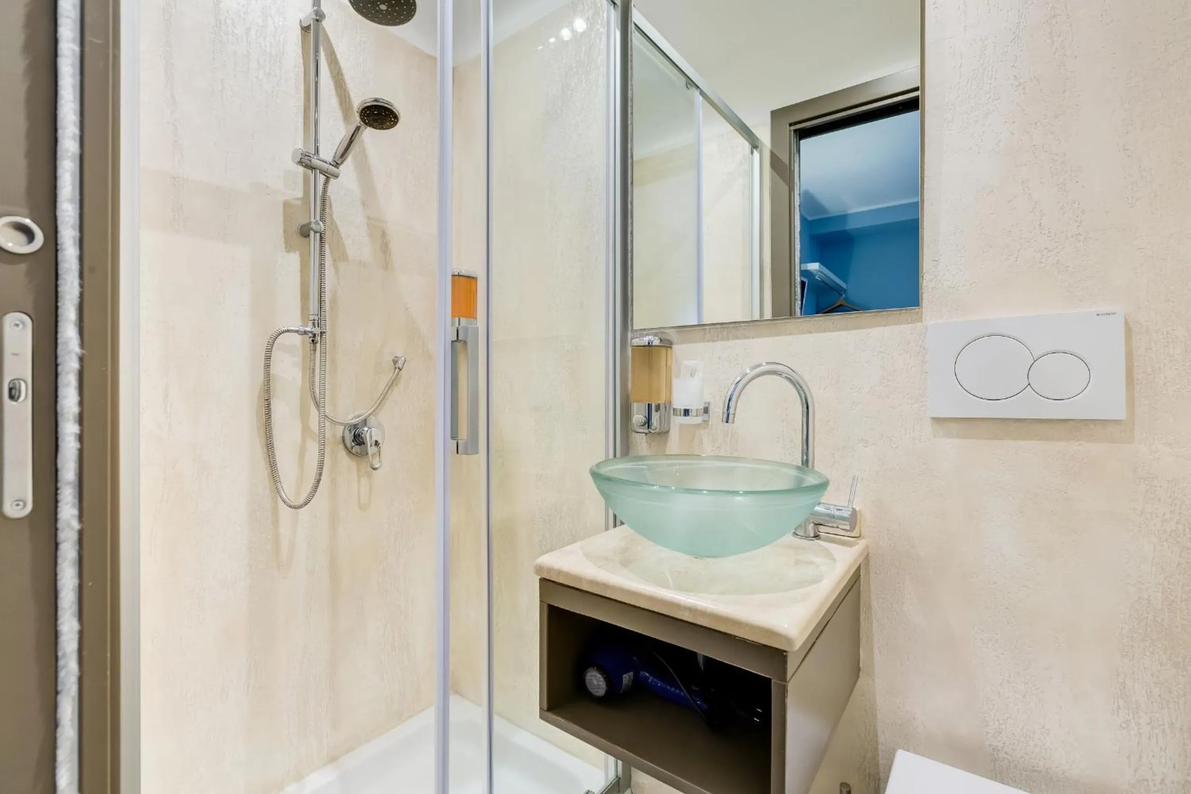 Bathroom in Easy Budget Colosseo