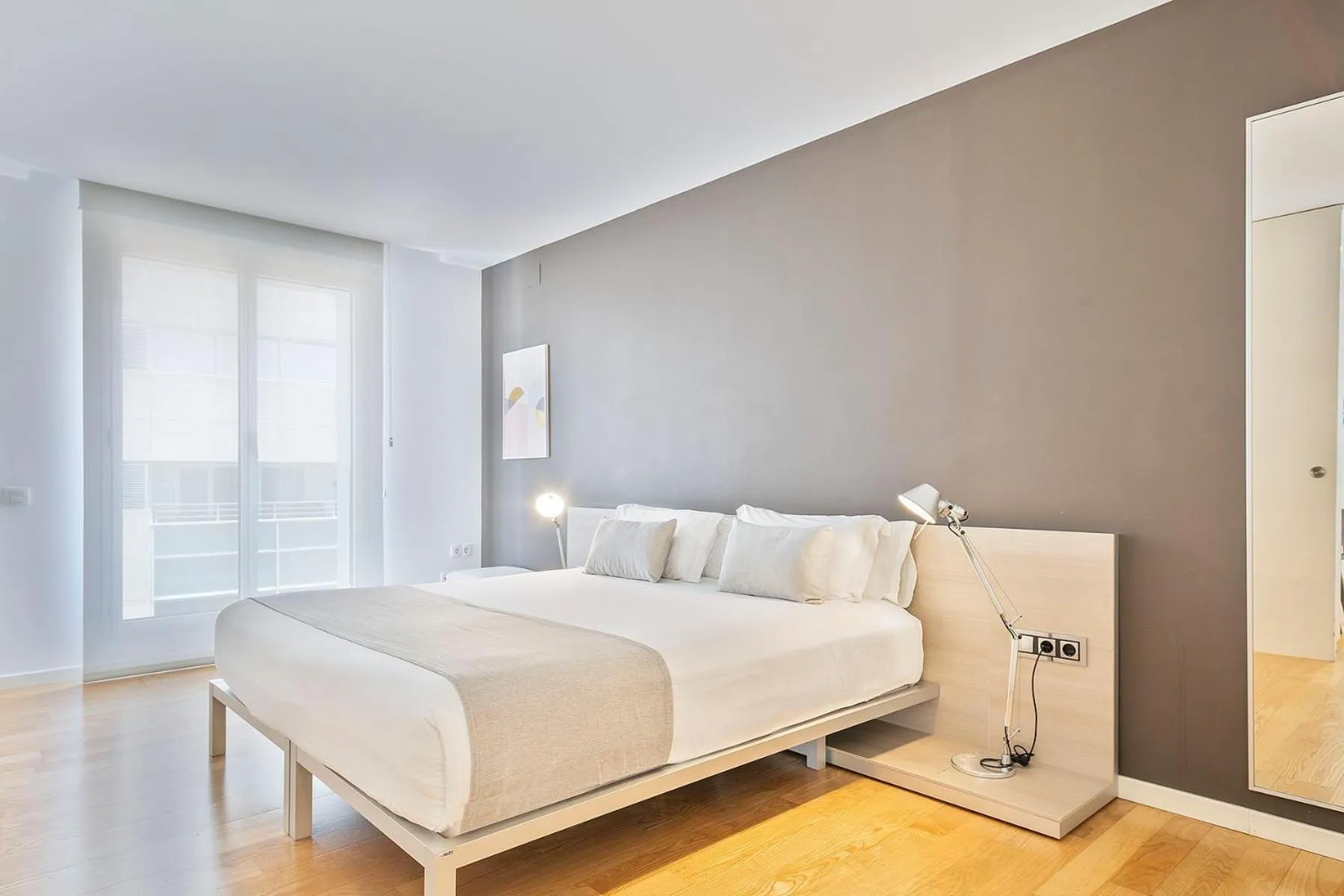 Bedroom, Bed in Lugaris Beach Apartments