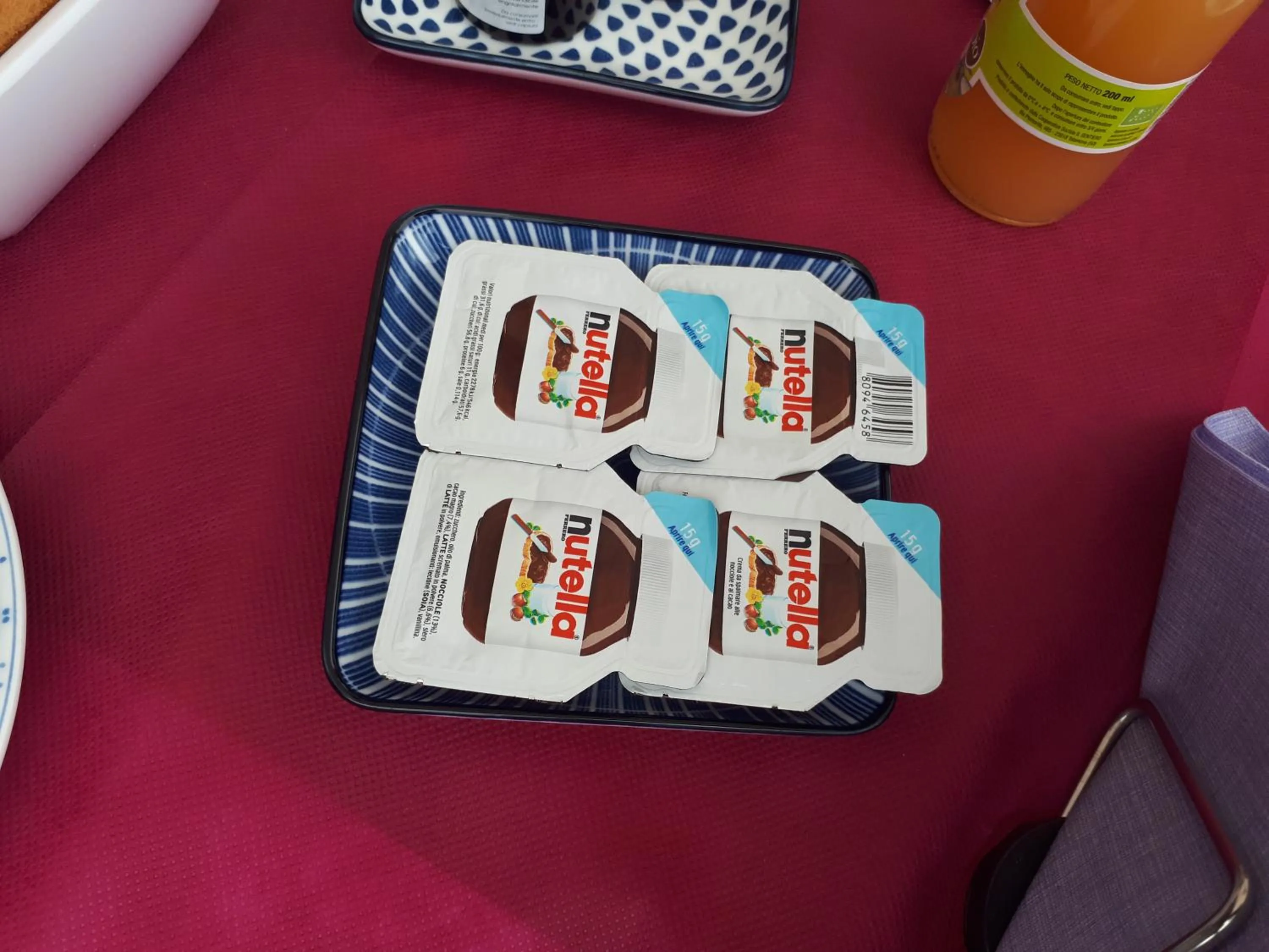 Breakfast in Villa Silvi piscina sauna e hot tub