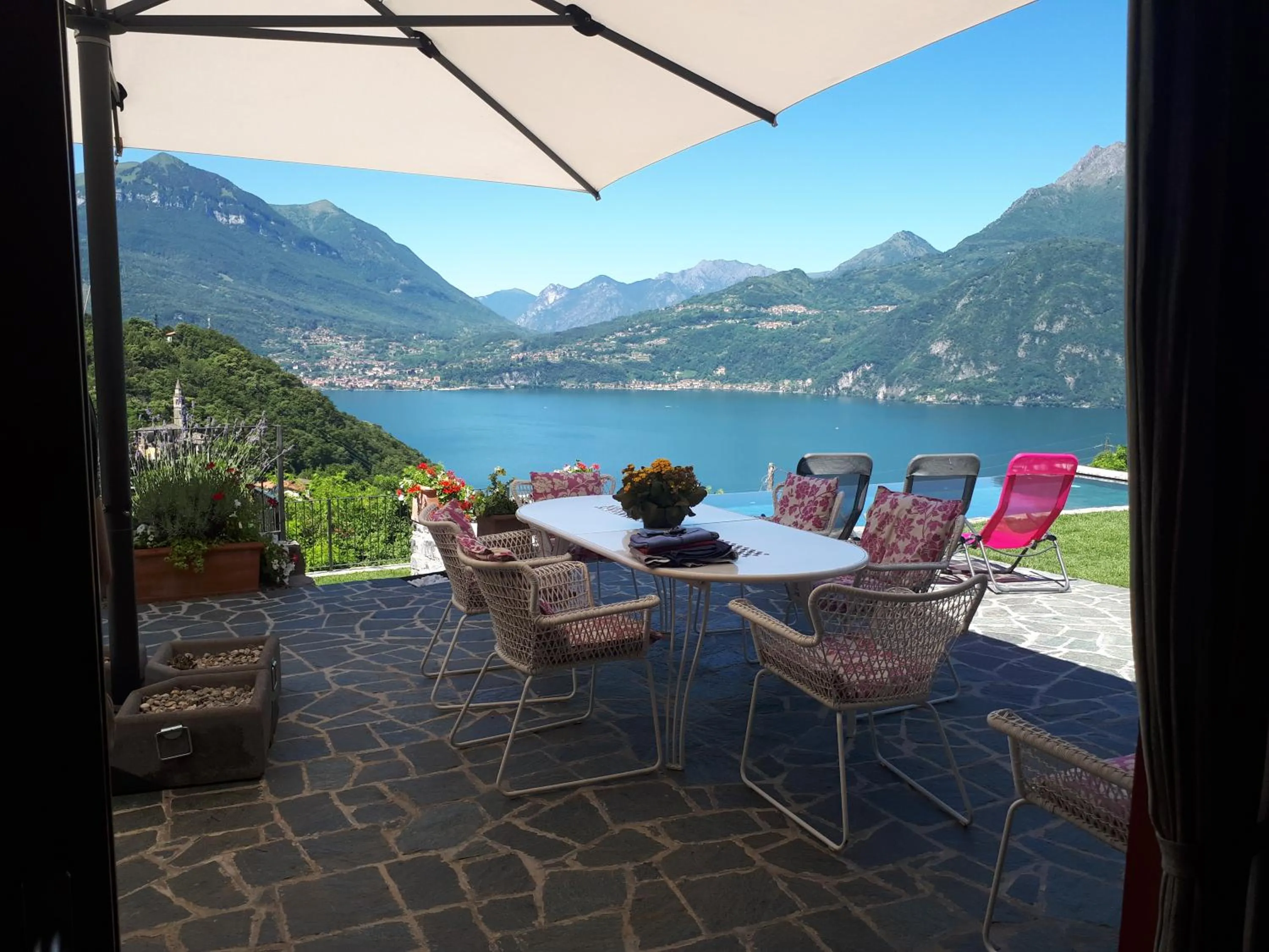 Garden view in Villa Silvi piscina sauna e hot tub