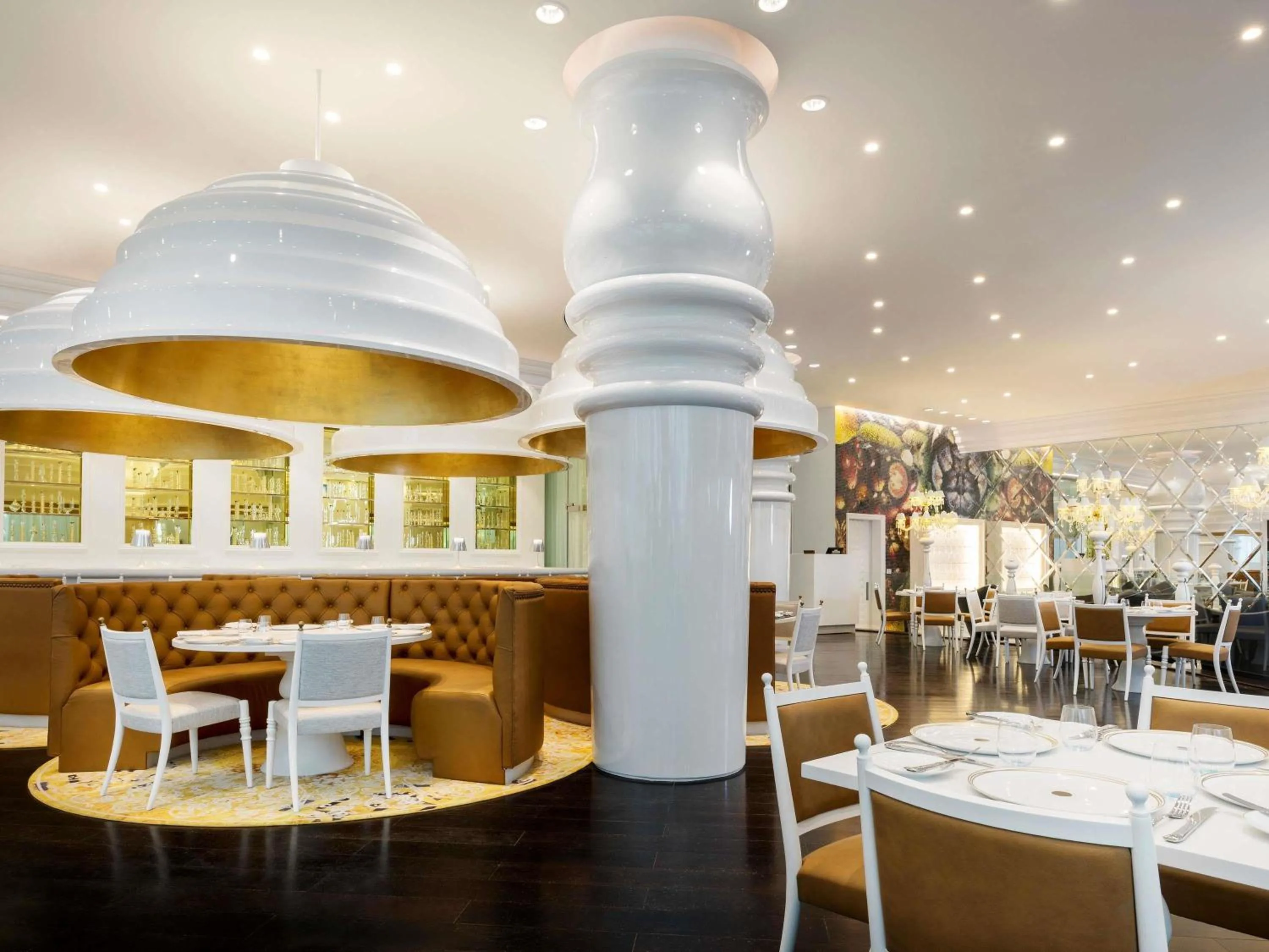 Restaurant/places to eat in Mondrian Doha