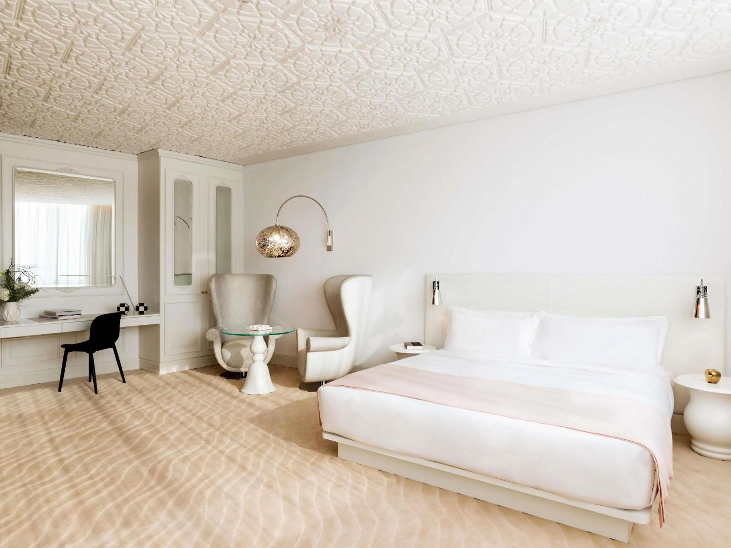 Bedroom, Bed in Mondrian Doha