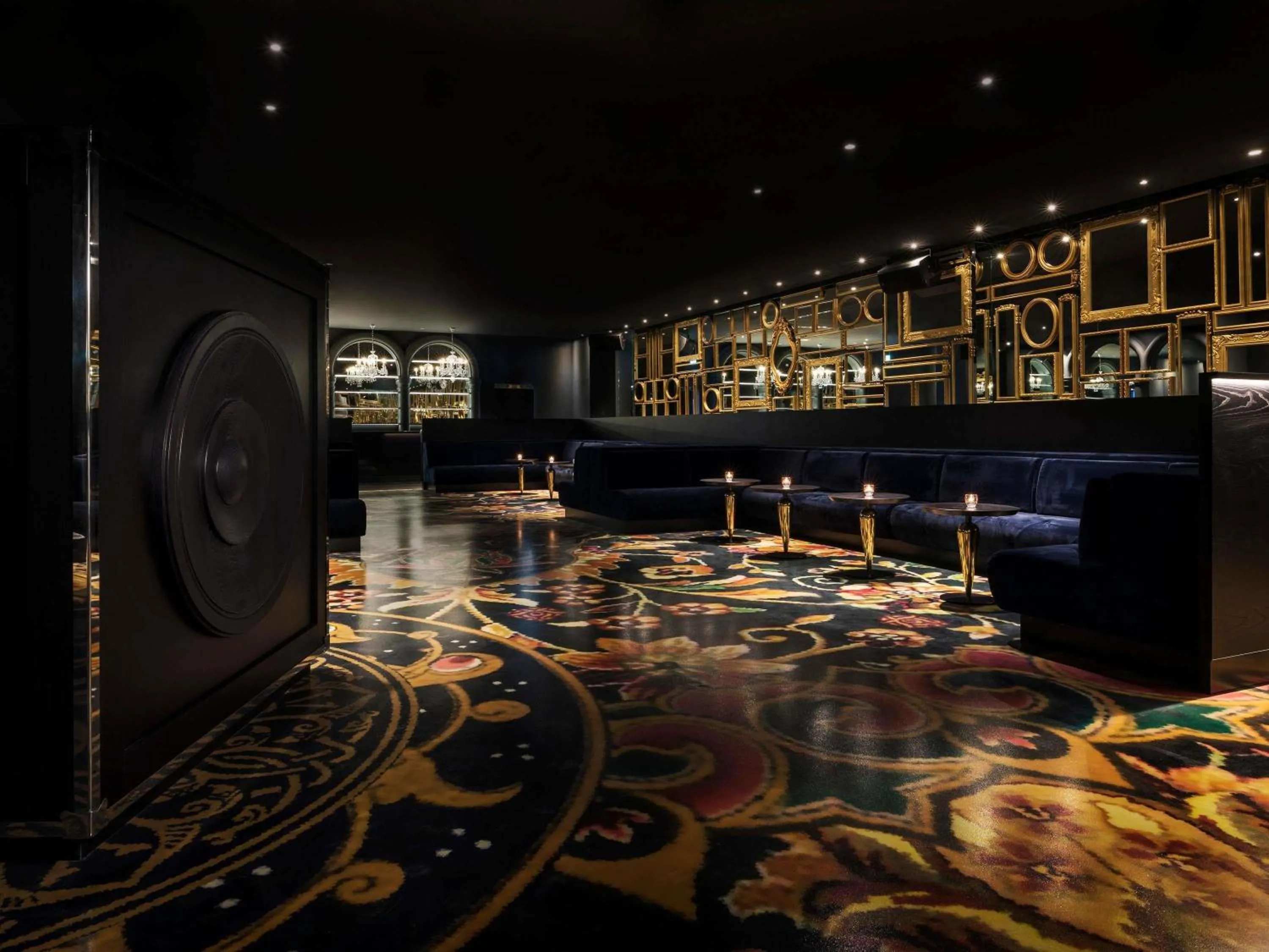 Lounge or bar in Mondrian Doha