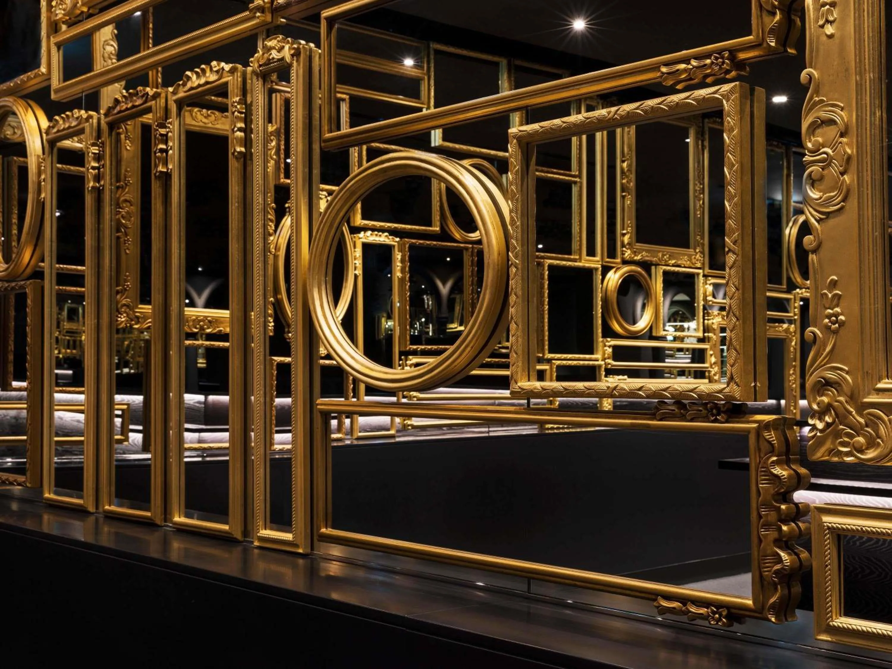 Lounge or bar in Mondrian Doha