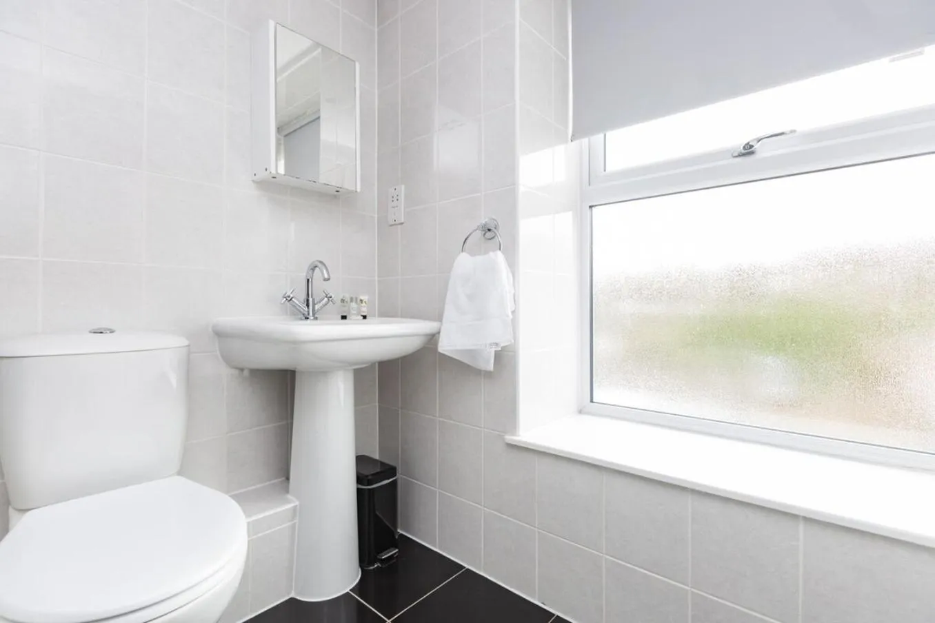 Toilet in Sunny Terrace By Kasar Stays