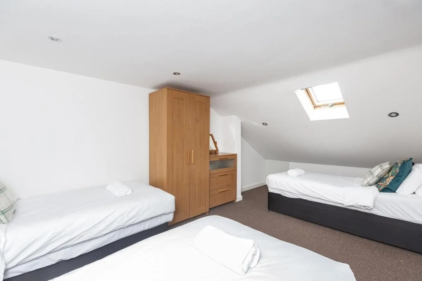 Bedroom in Sunny Terrace By Kasar Stays