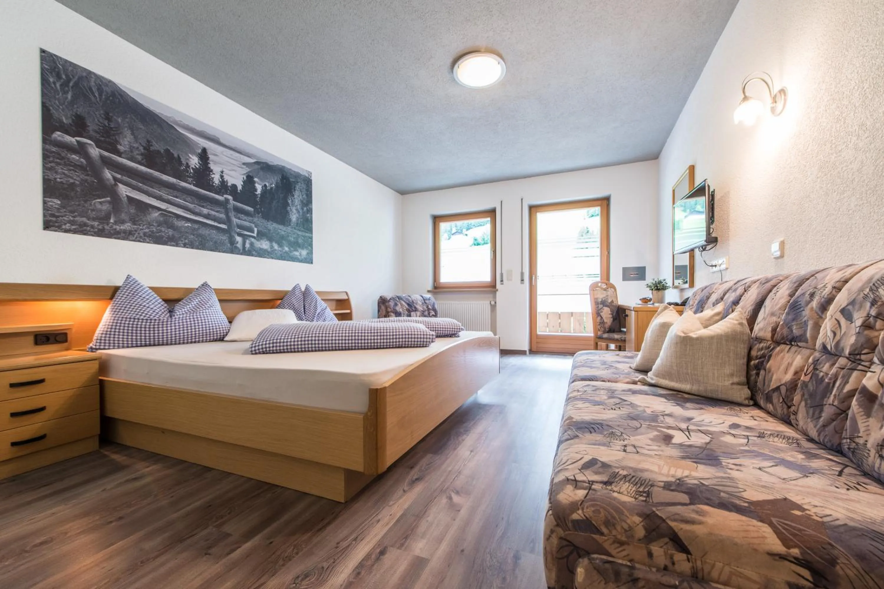 Photo of the whole room, Bed in Hotel Sonja