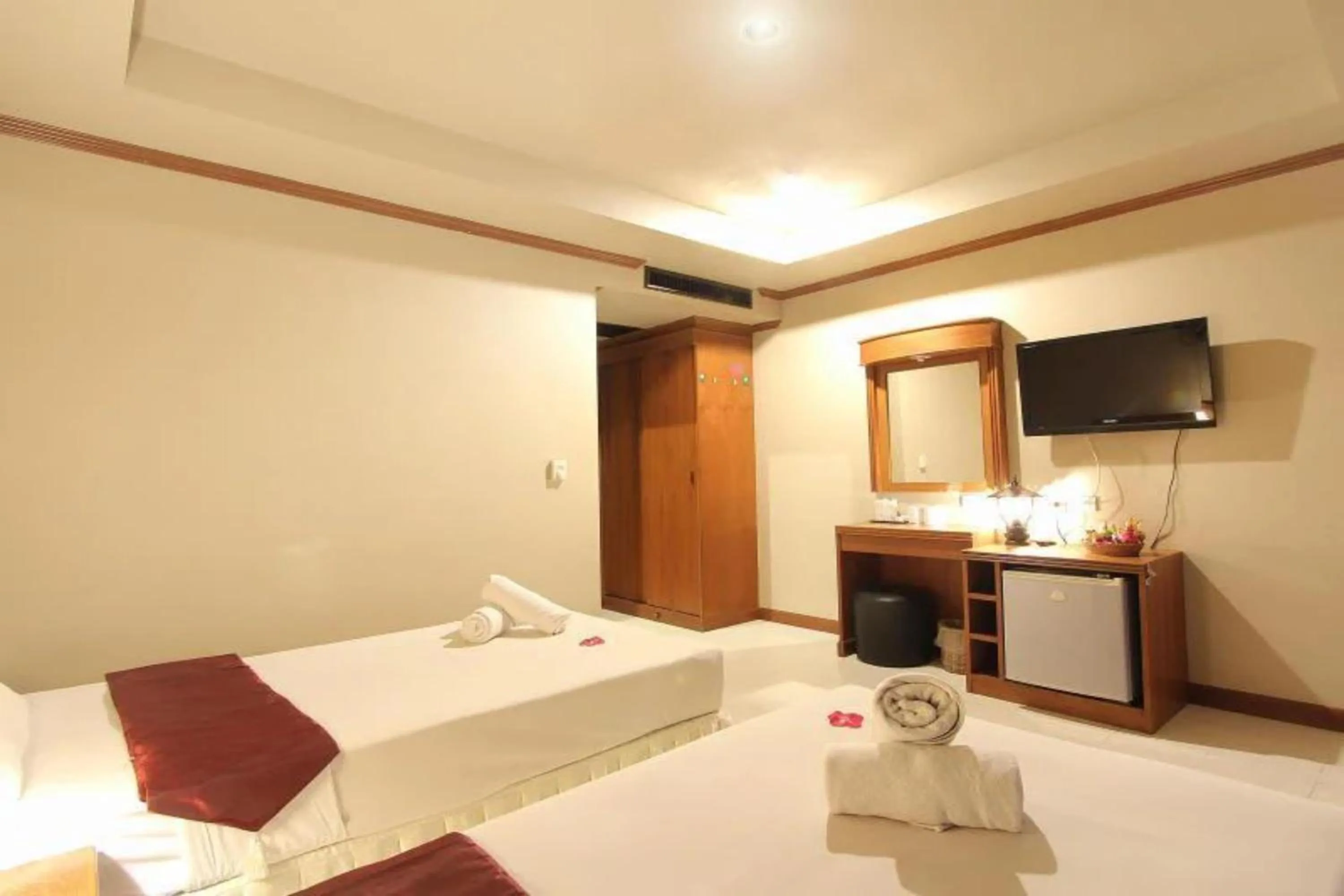 Bedroom, Bed in Choophorn House