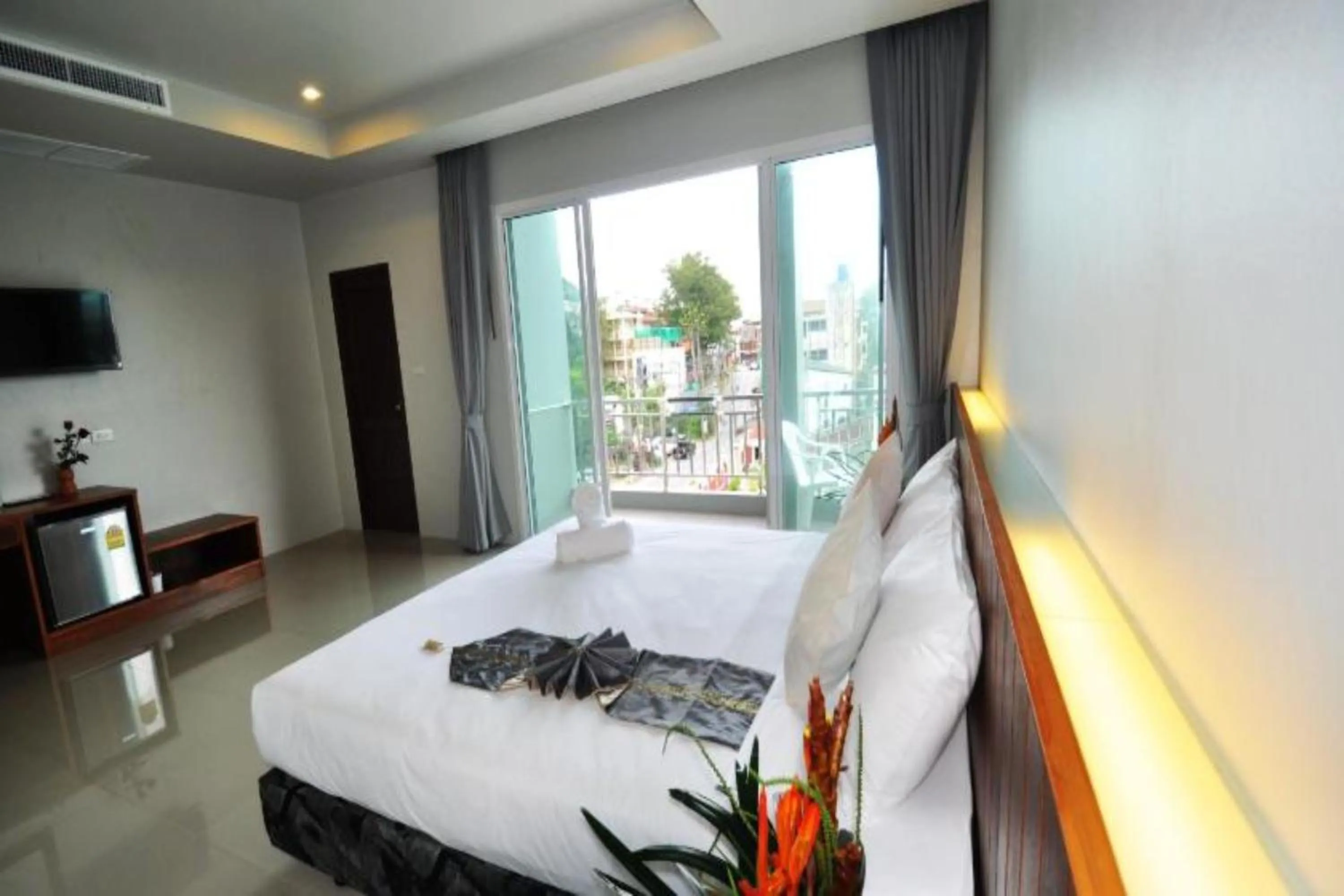 Bedroom, Bed in Choophorn House