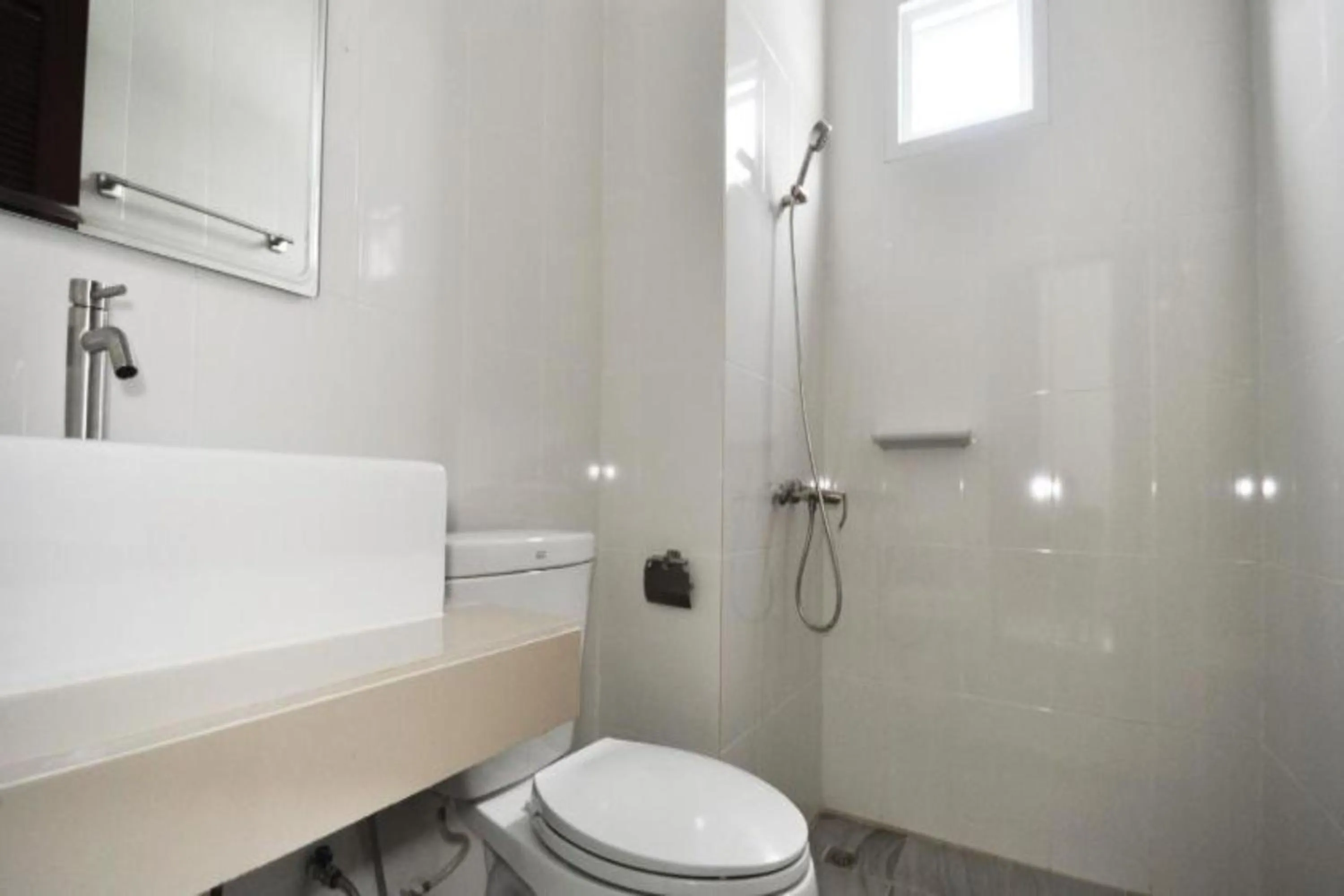 Bathroom in Choophorn House