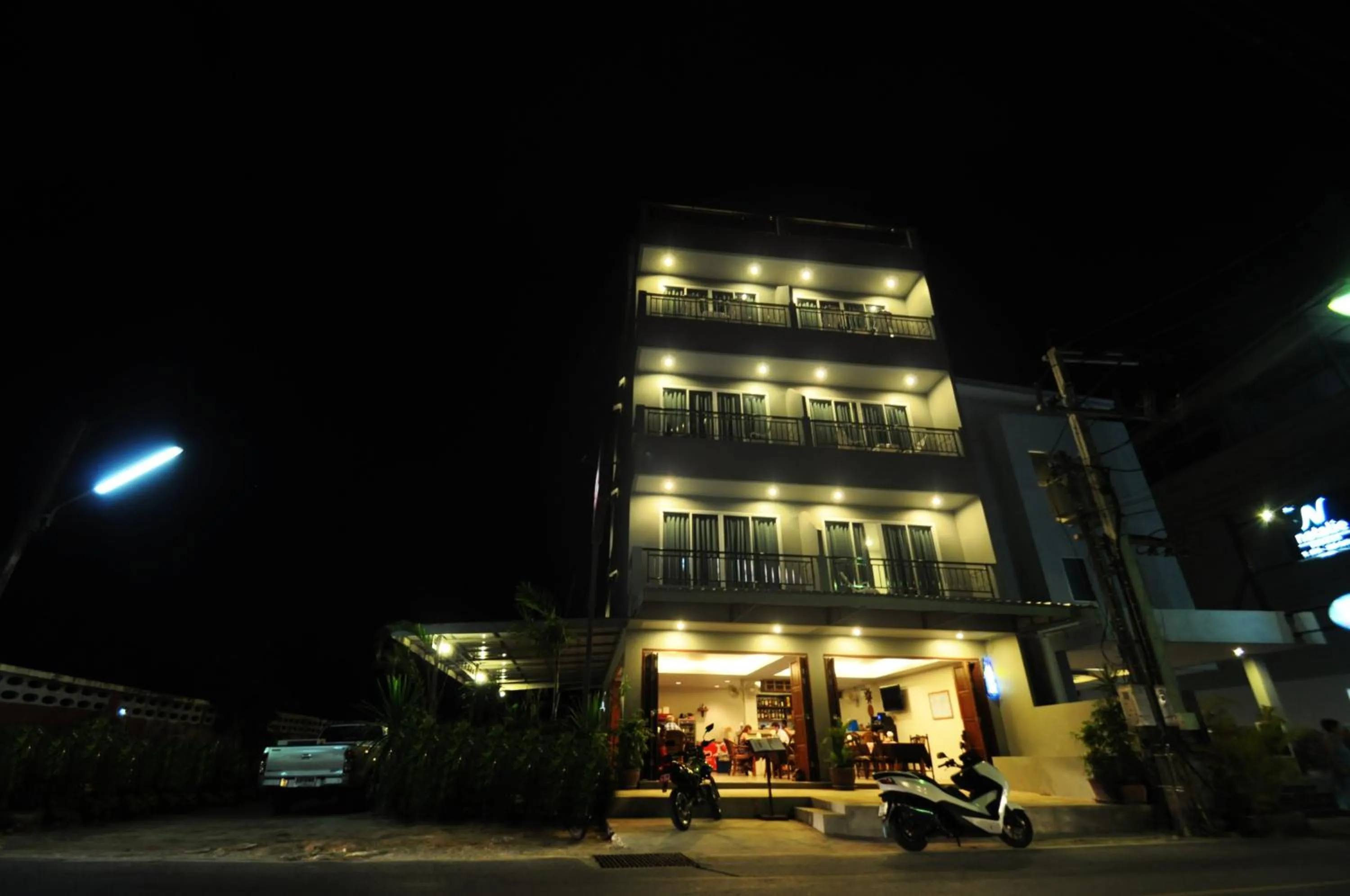 Facade/entrance in Choophorn House