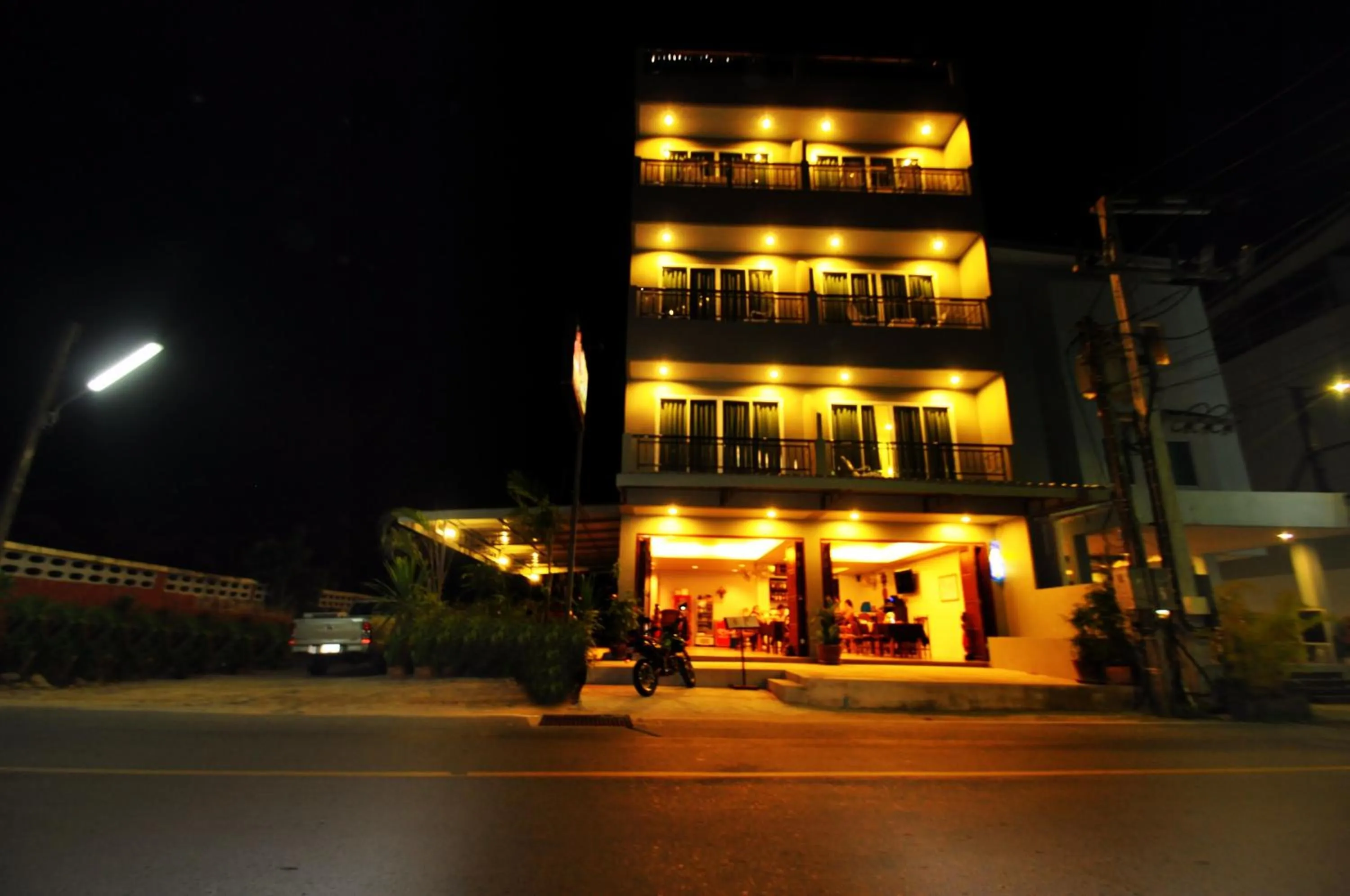 Facade/entrance in Choophorn House