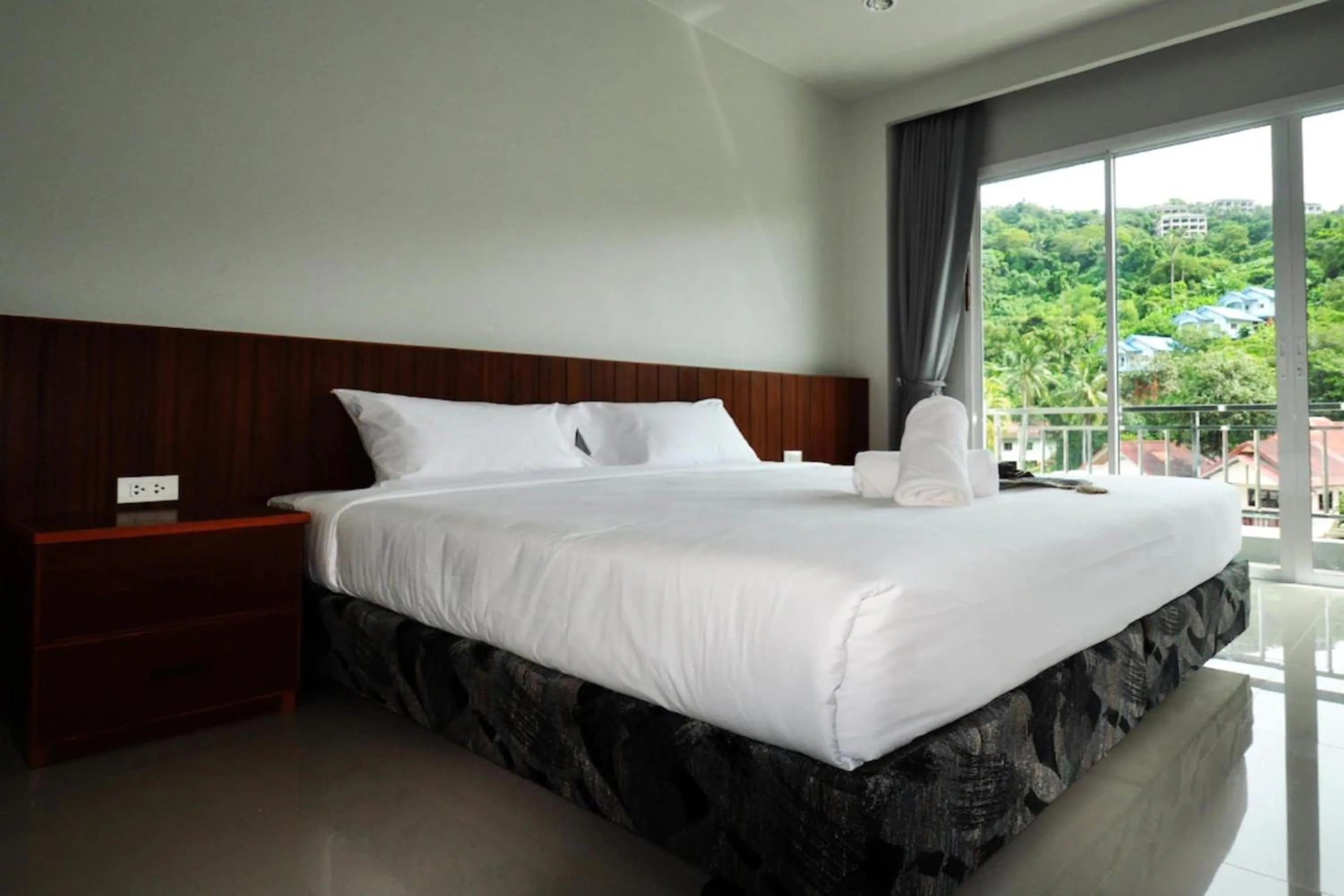 Bedroom, Bed in Choophorn House