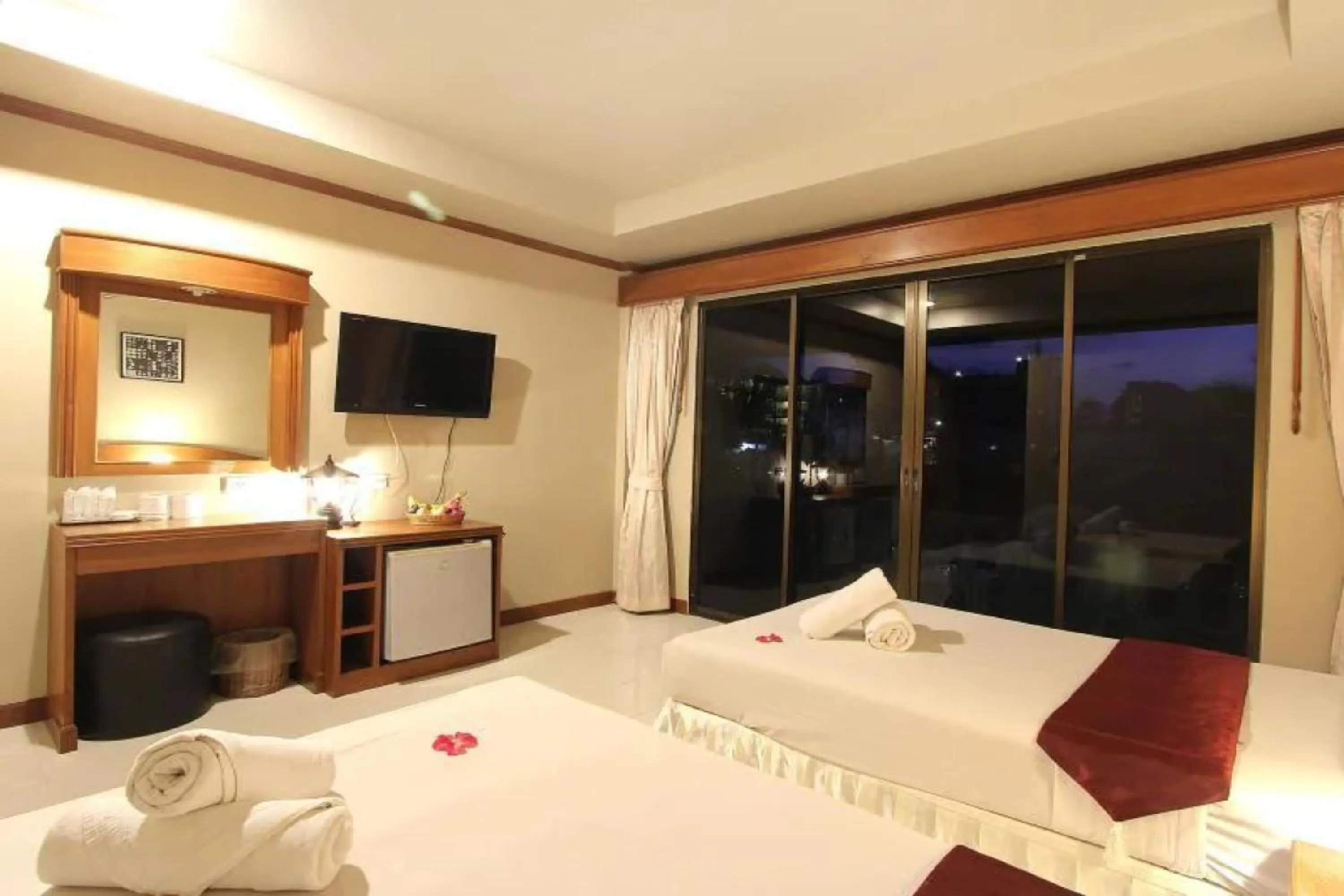 Bedroom, Bed in Choophorn House