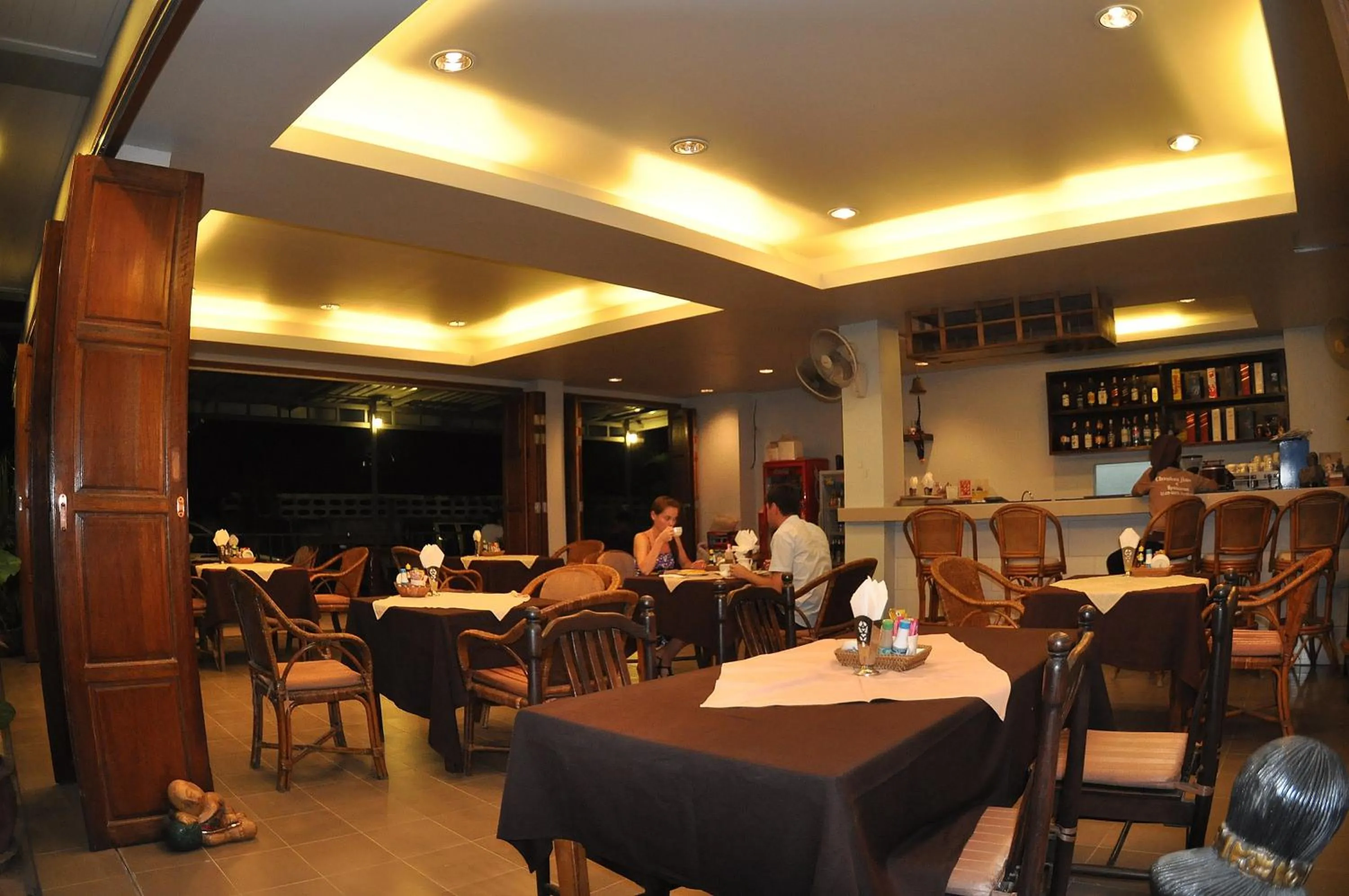 Restaurant/places to eat in Choophorn House