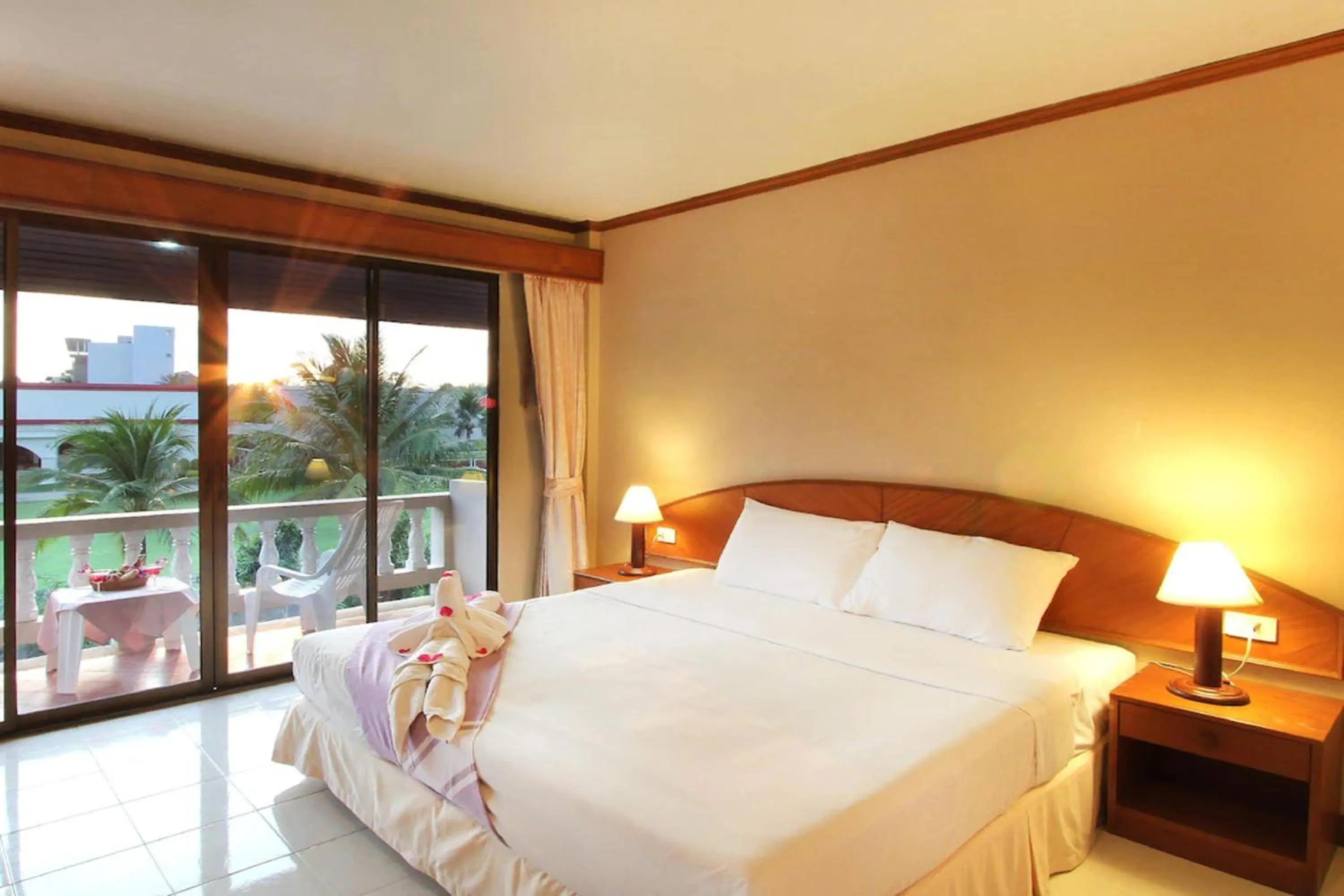 Bedroom, Bed in Choophorn House