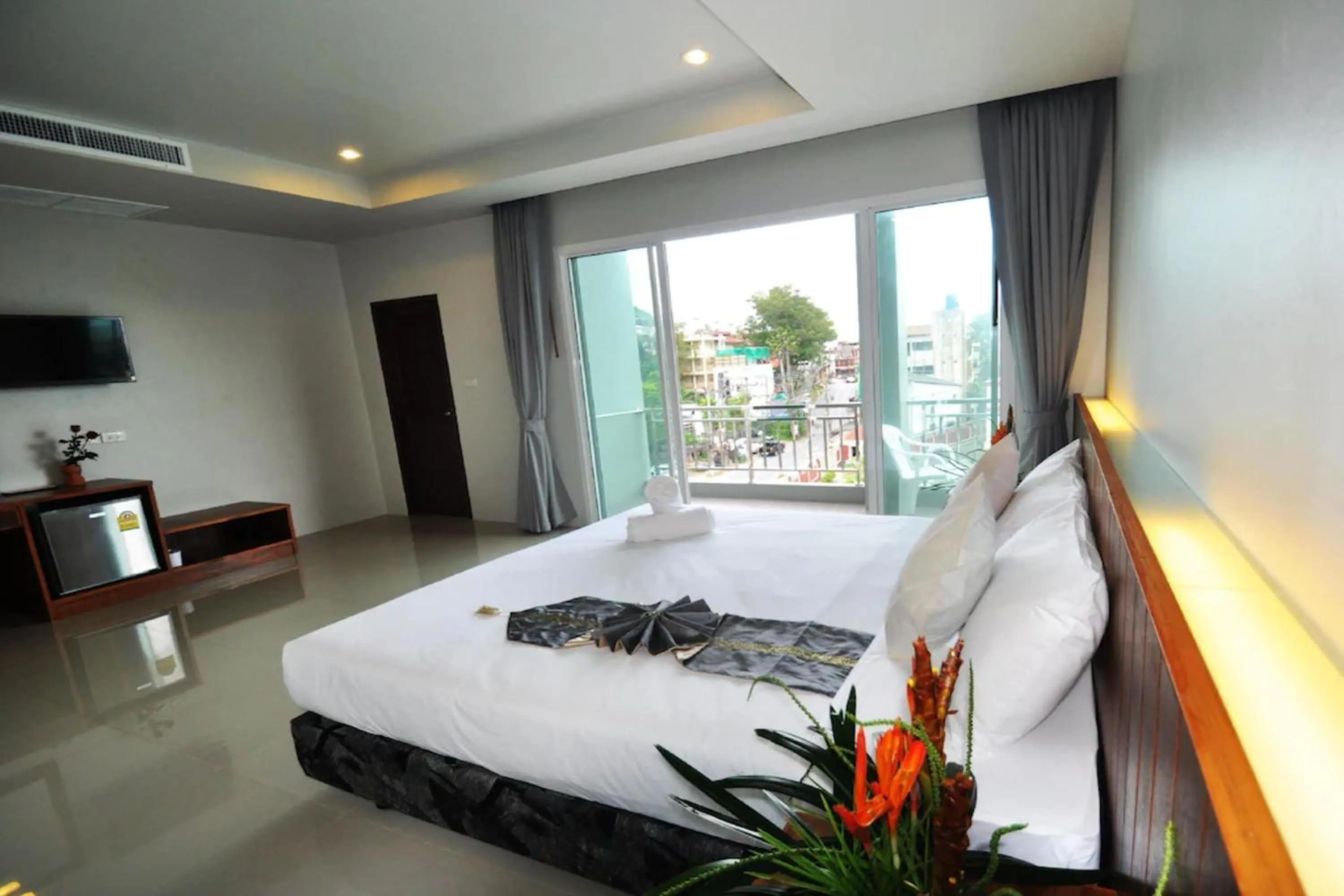 Bedroom, Bed in Choophorn House