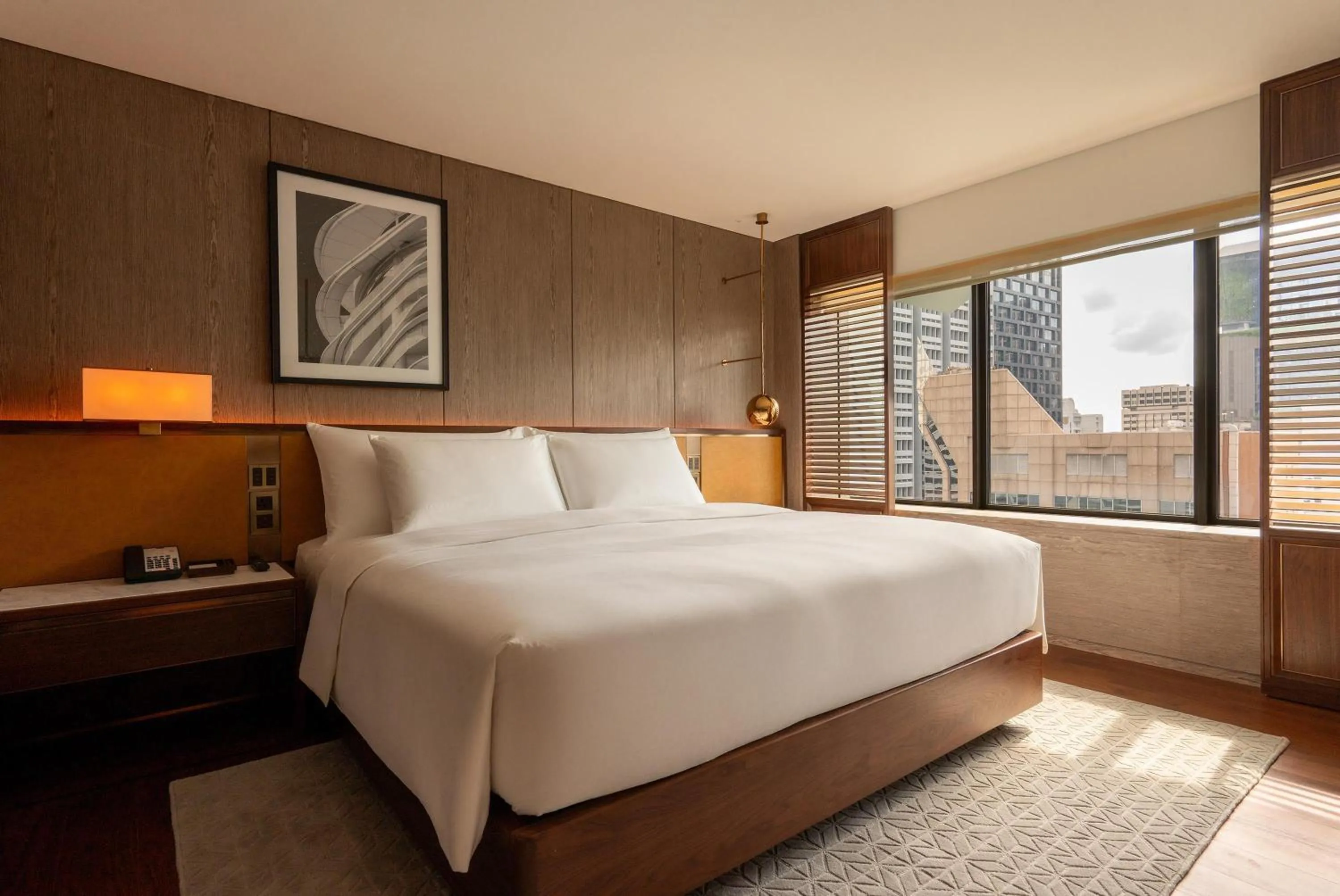 Photo of the whole room, Bed in Grand Hyatt Singapore