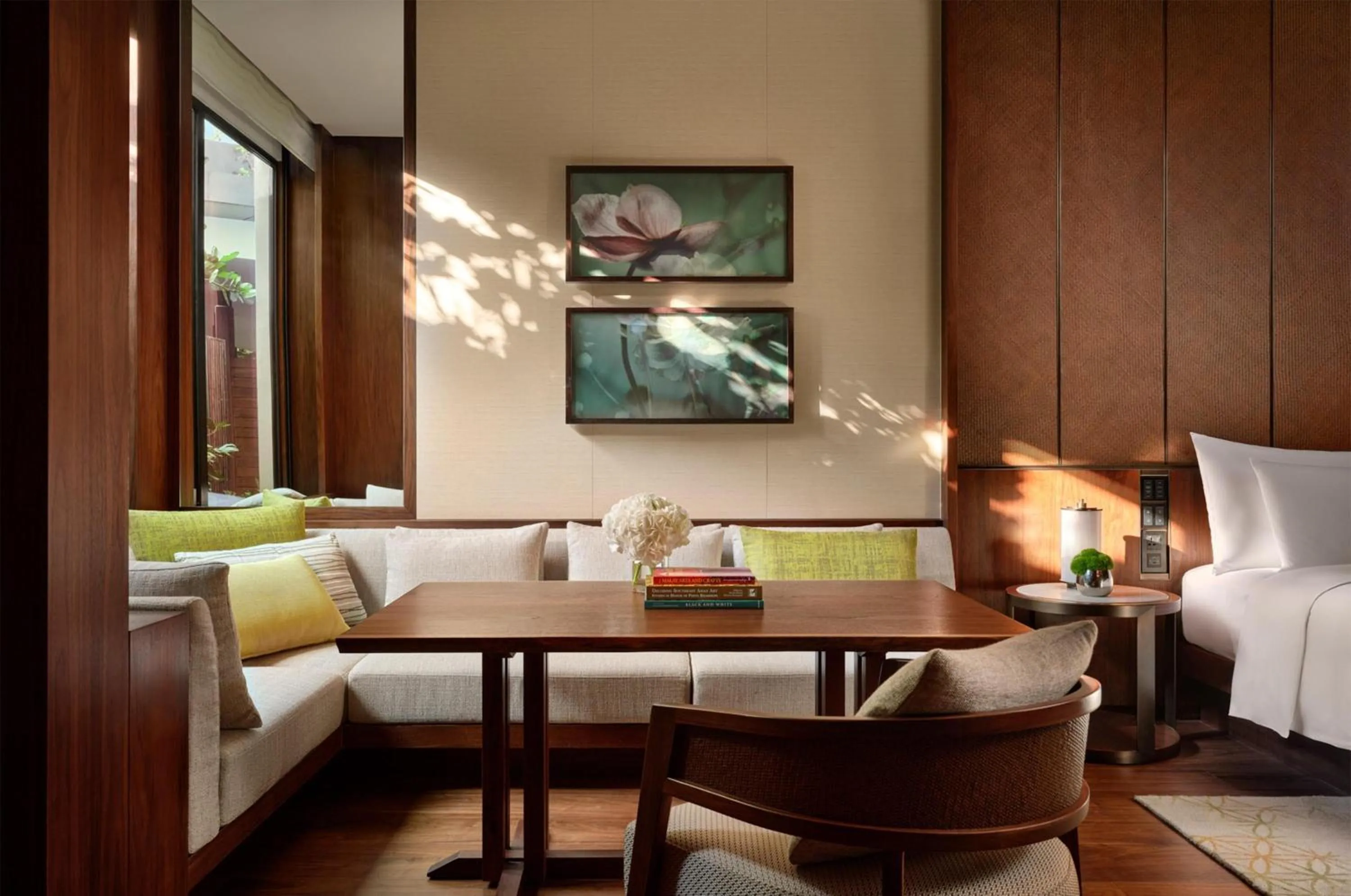 Bedroom, Bed in Grand Hyatt Singapore