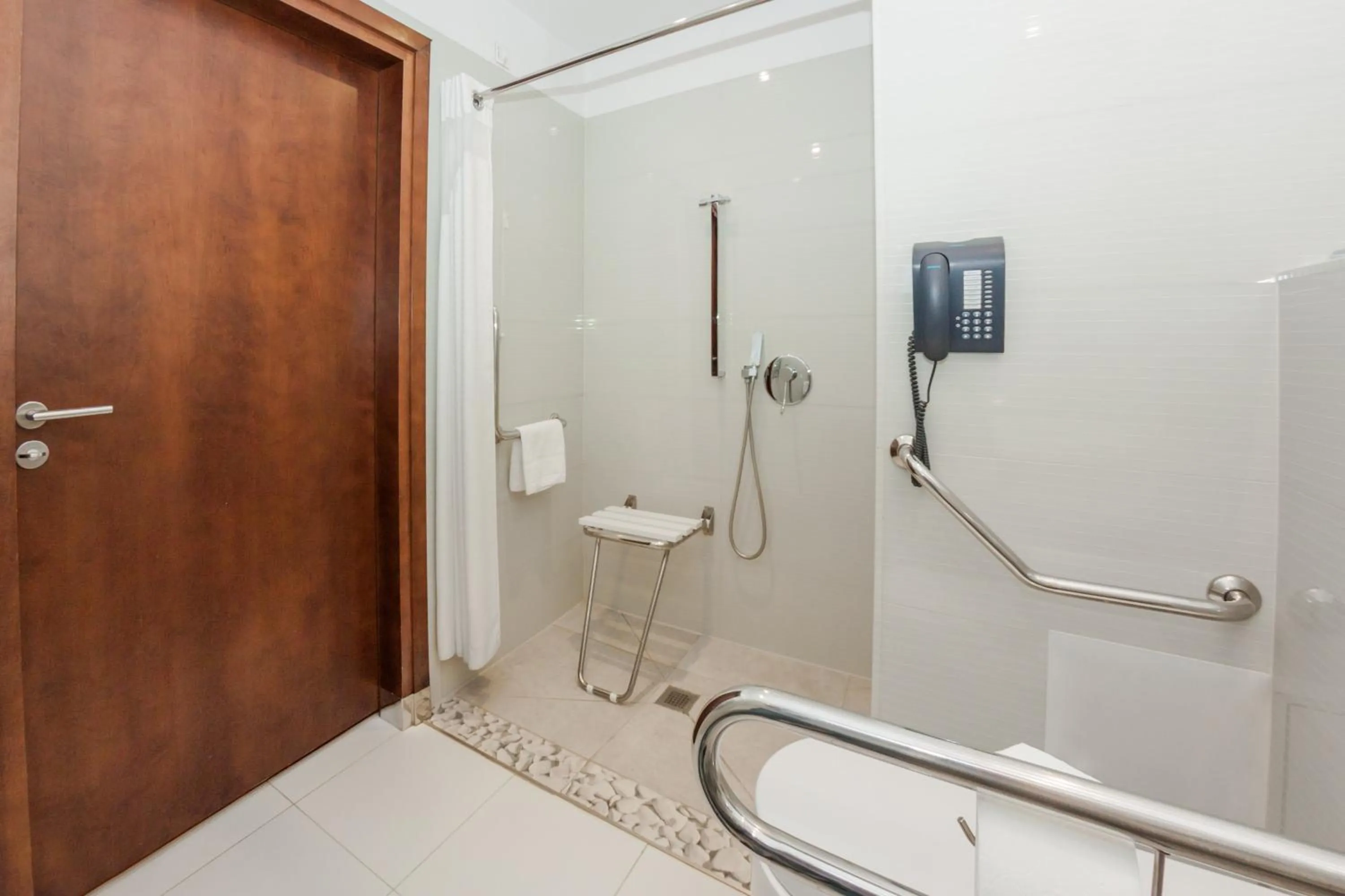 Shower in Qubus Hotel Bydgoszcz