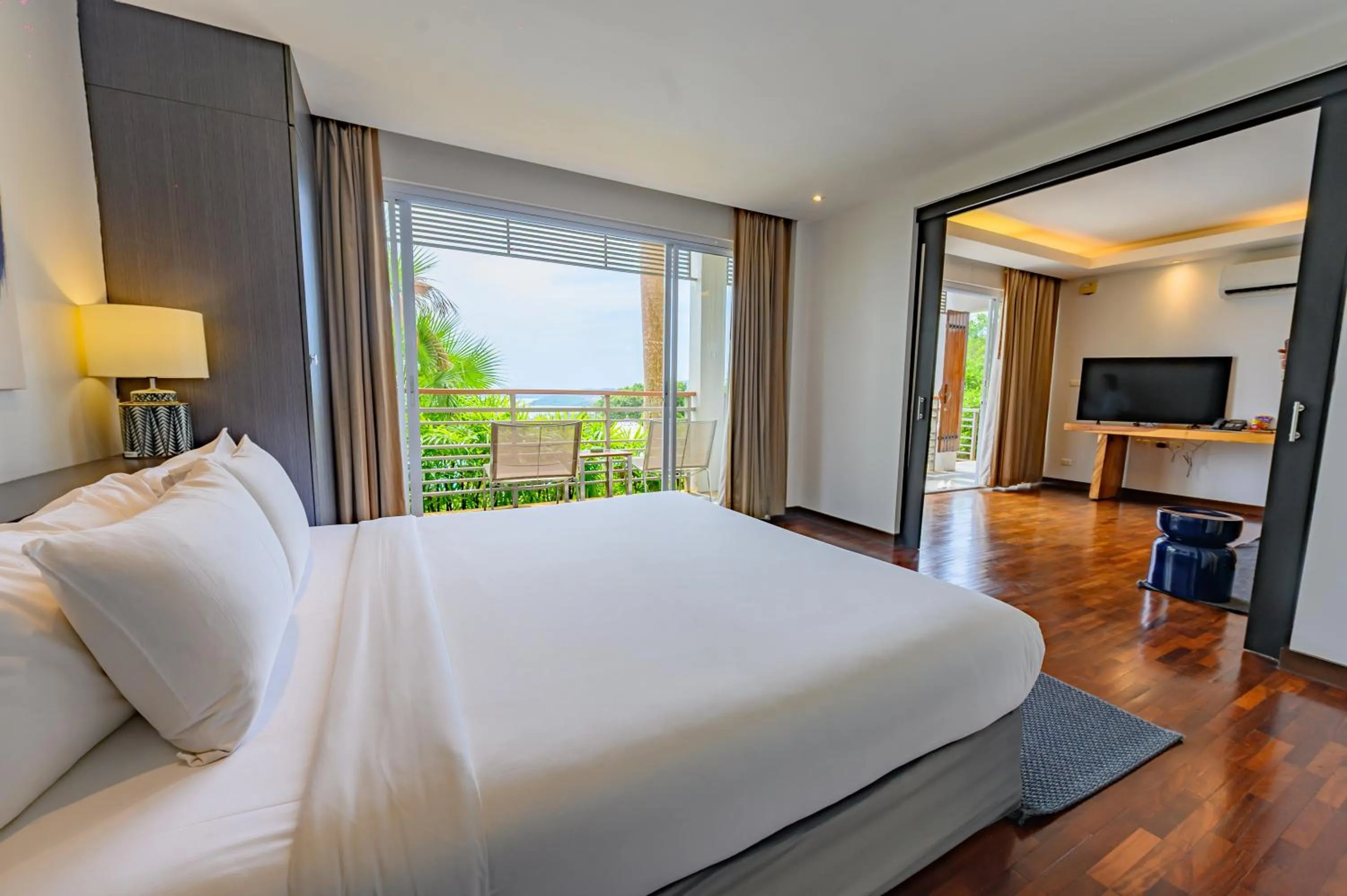 Bedroom, Bed in Mantra Samui Resort - Adults Only