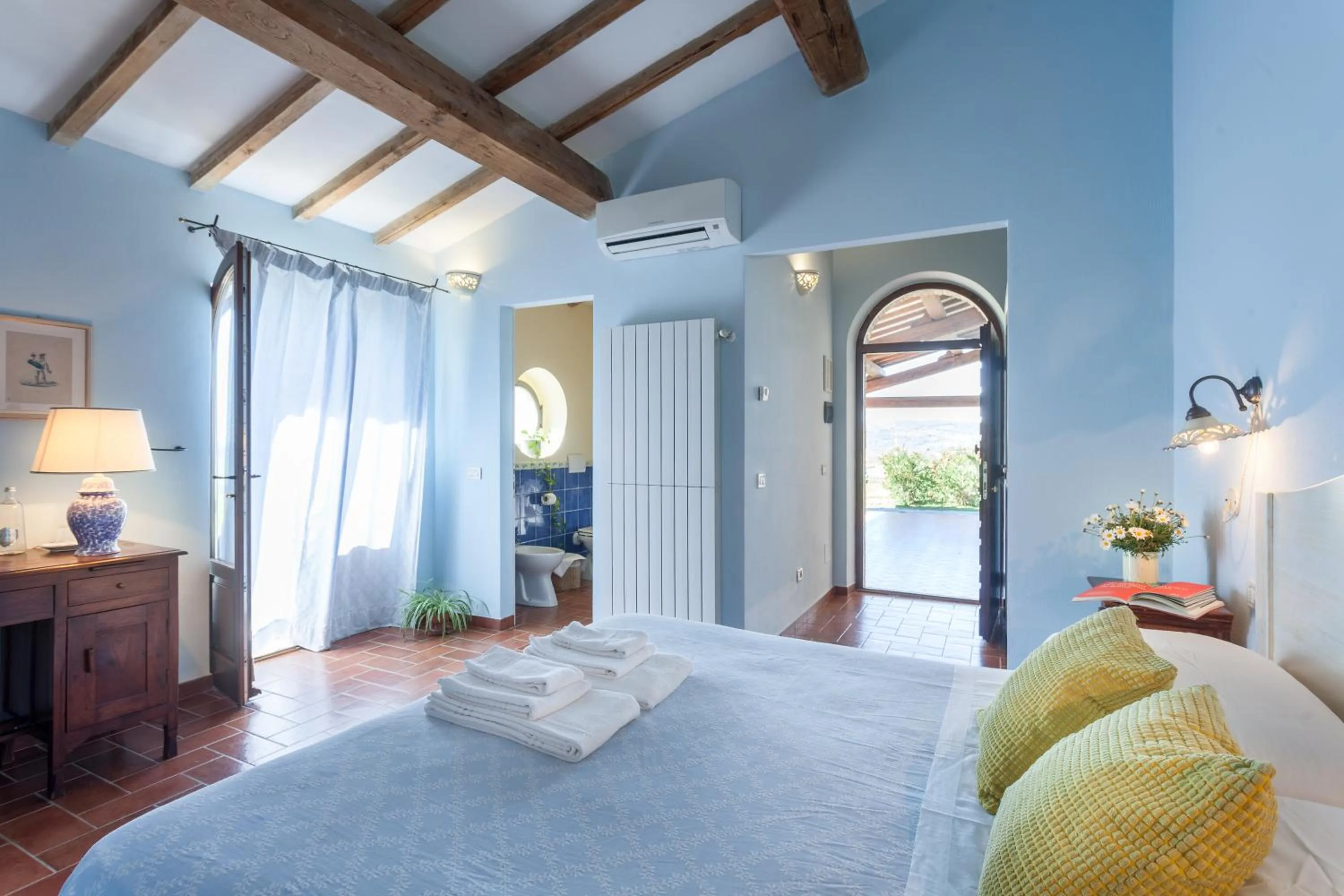 View (from property/room), Bed in Agriturismo Bio Aia della Colonna