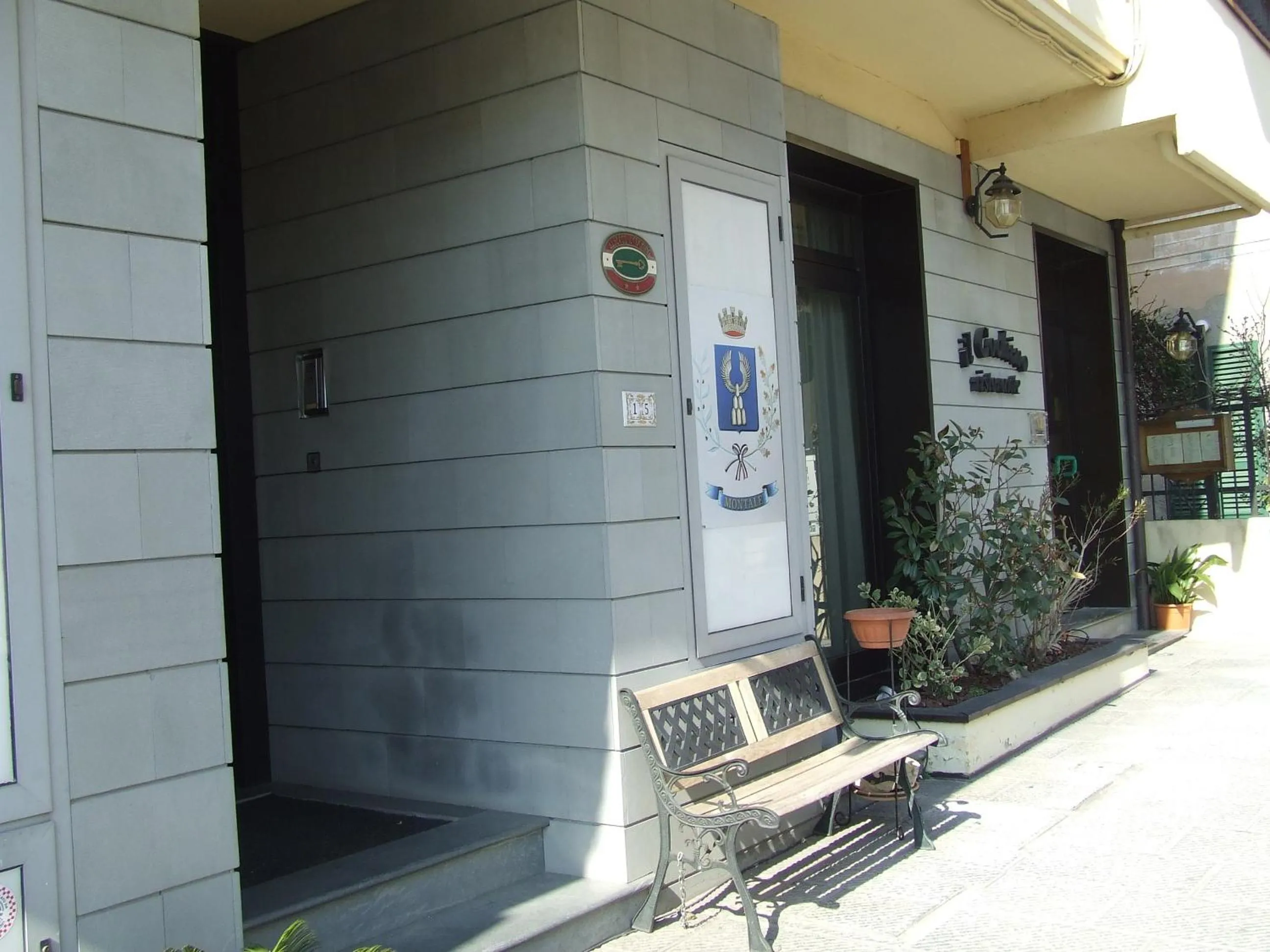 Facade/entrance in Albergo Il Cochino