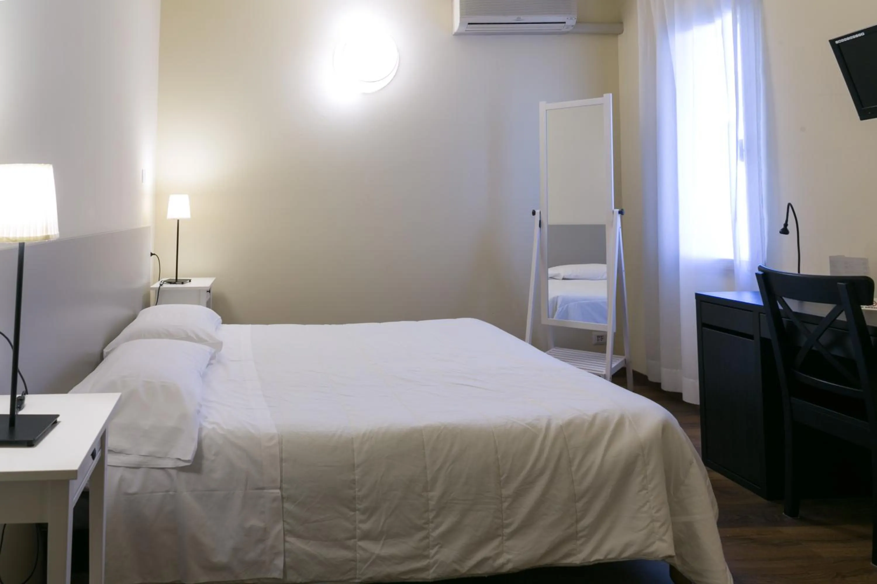 Photo of the whole room, Bed in Albergo Il Cochino