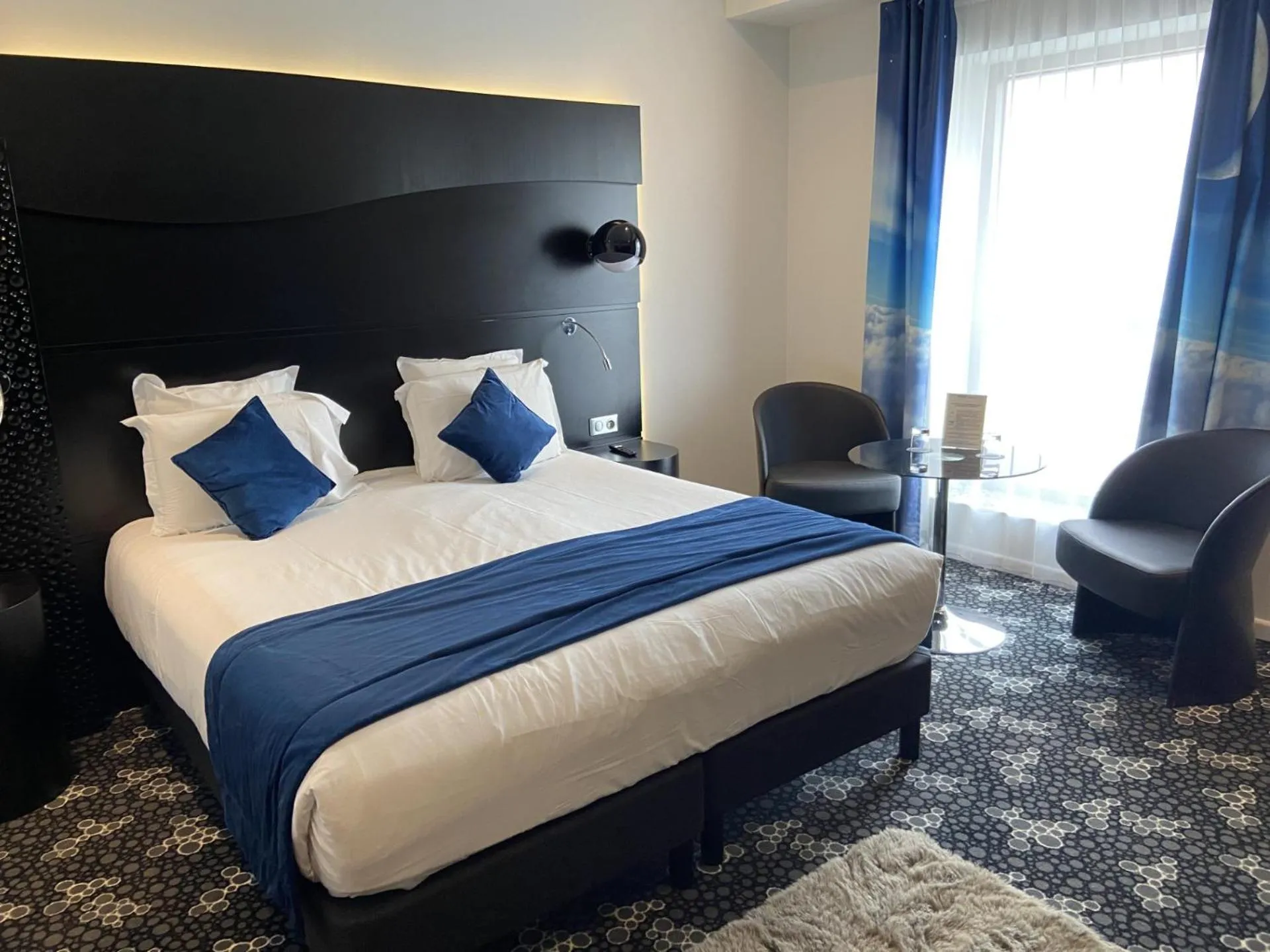 Bedroom, Bed in Kyriad Prestige Perpignan Centre Gare