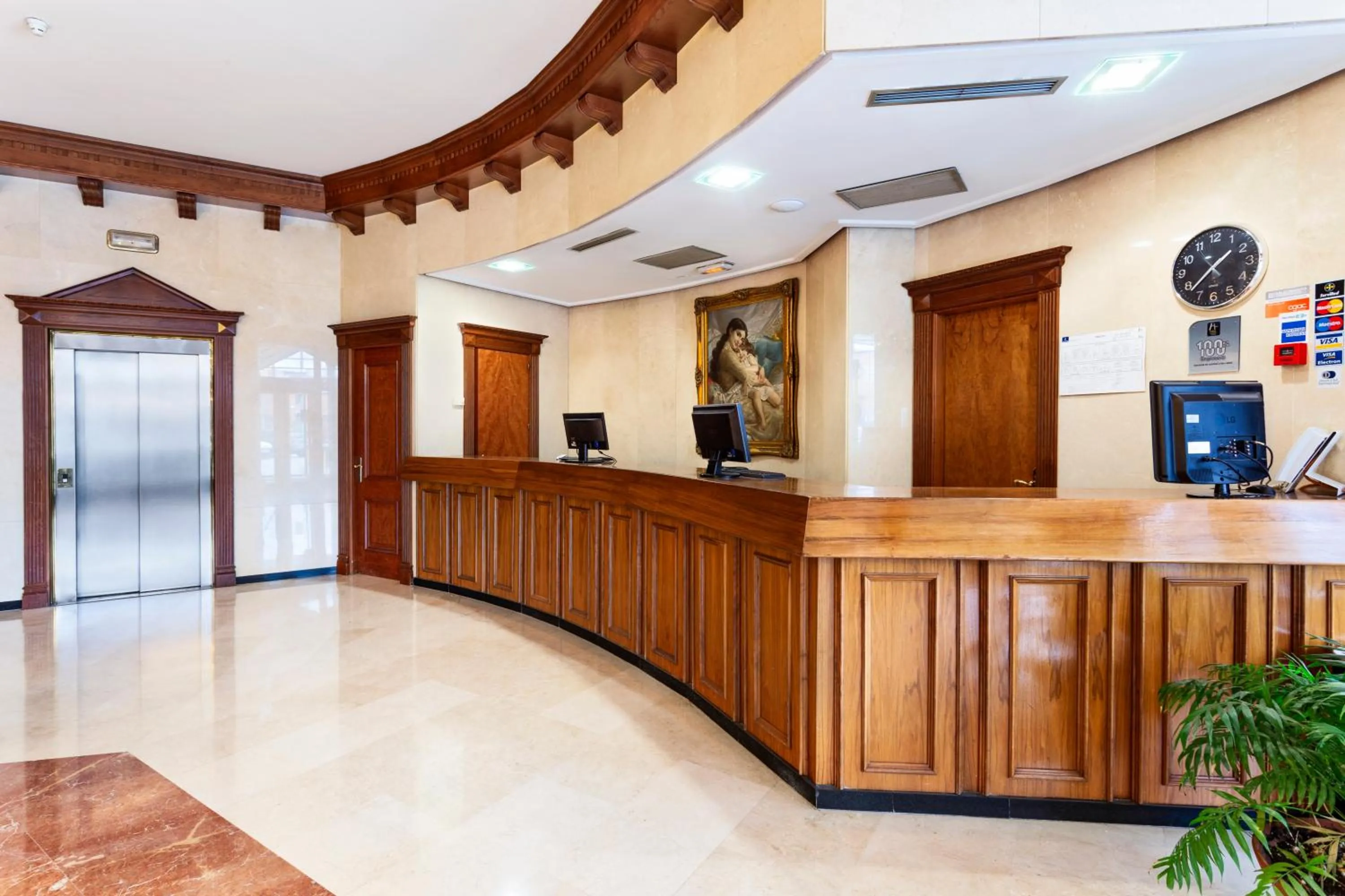 Lobby or reception in Exe Doña Carlota