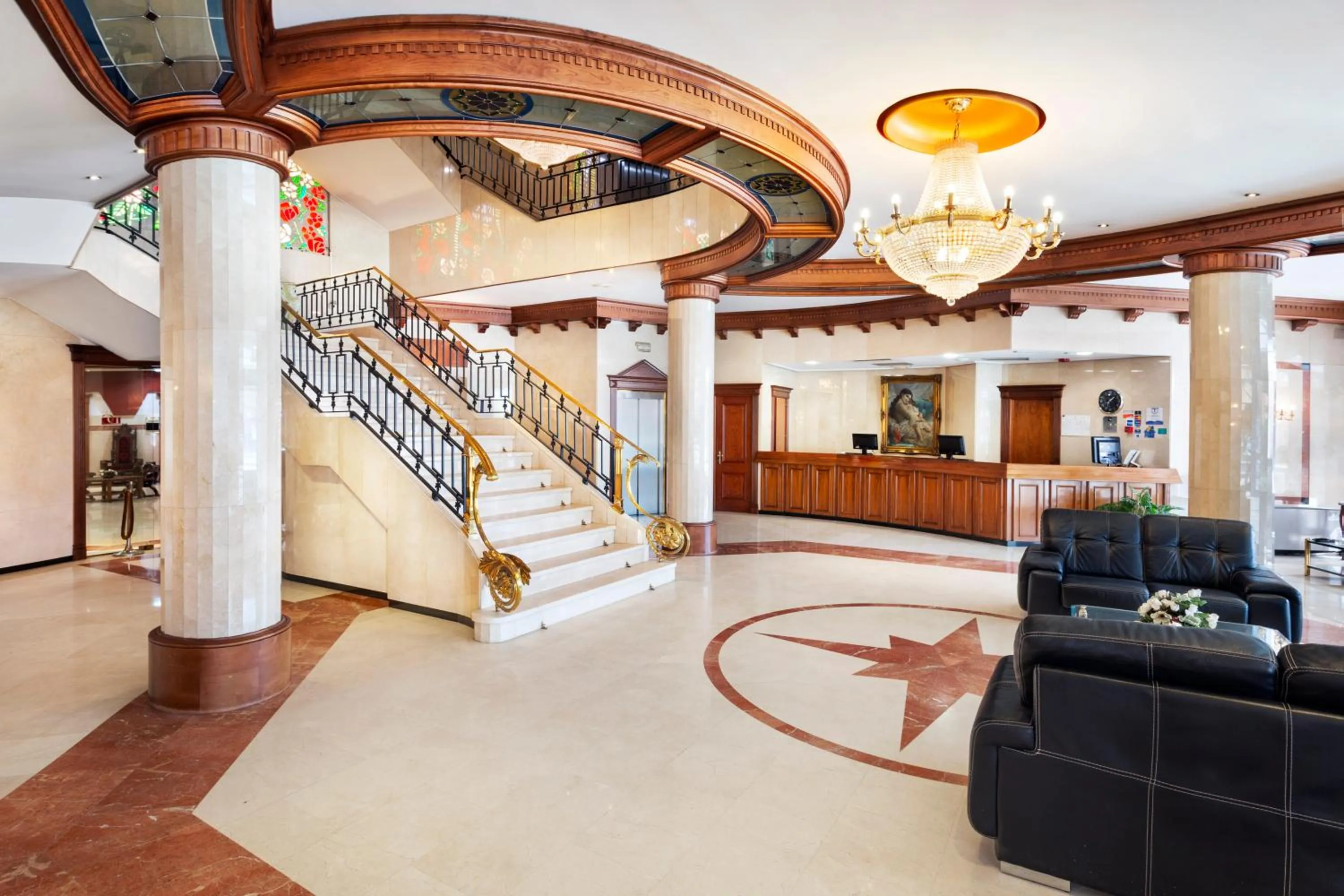 Lobby or reception in Exe Doña Carlota