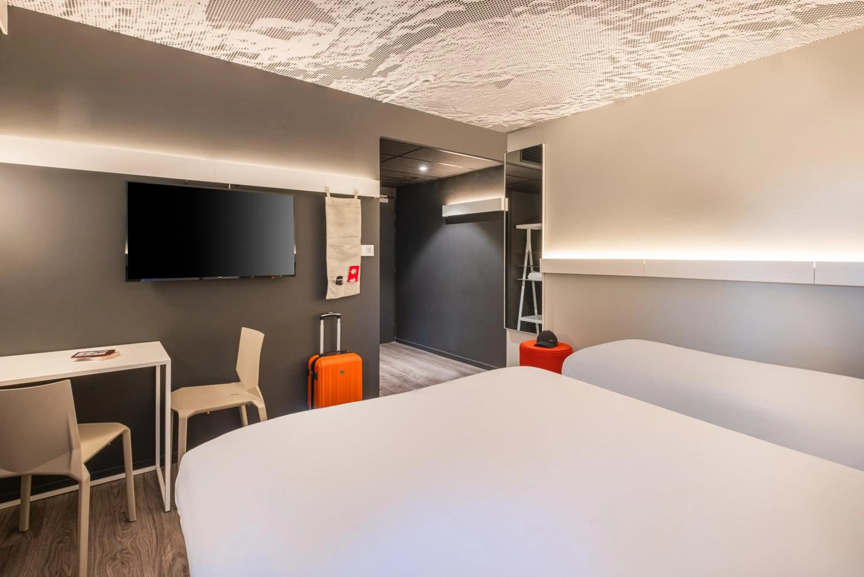 Bed in ibis Nantes Treillières