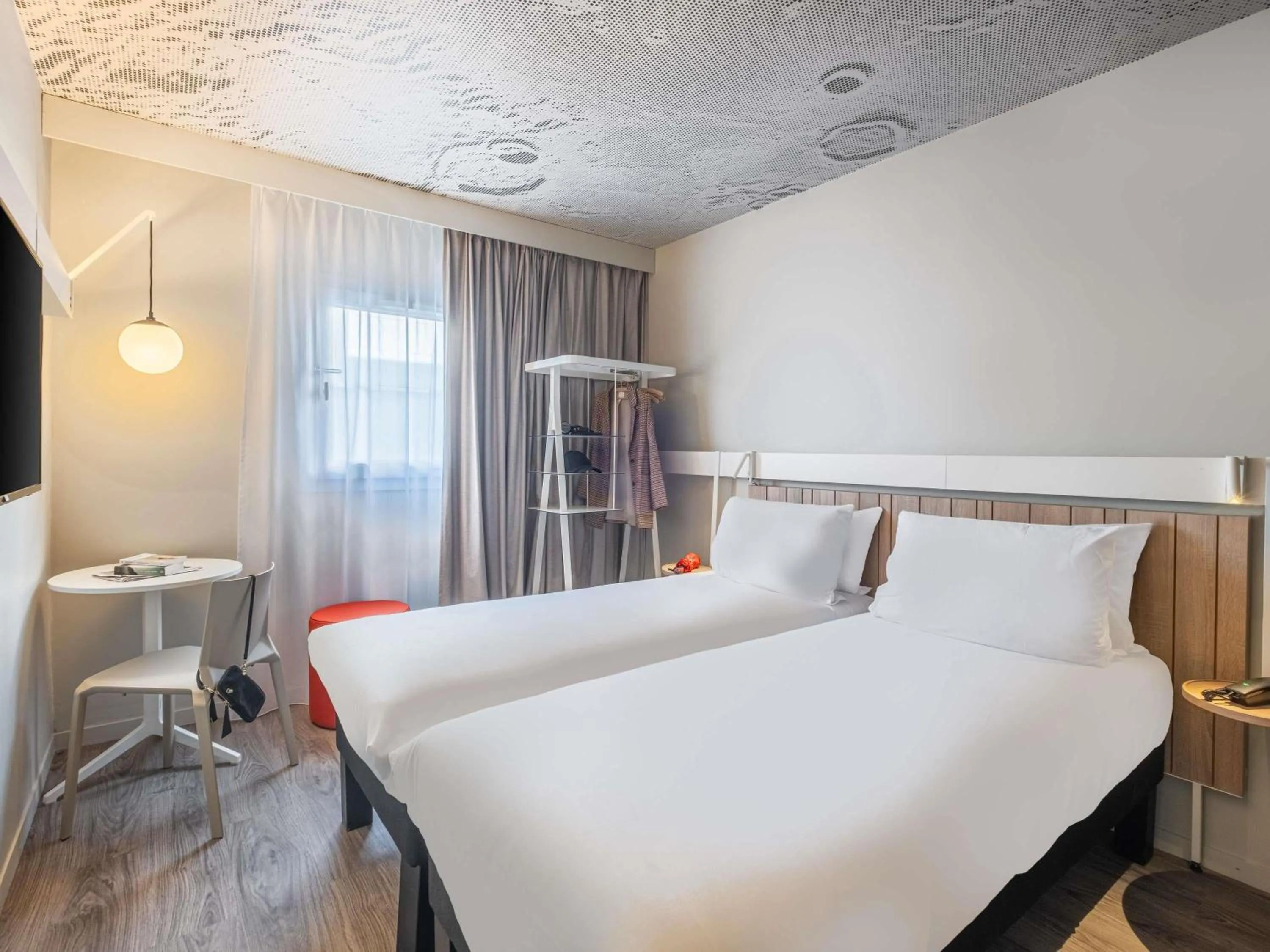 Bedroom, Bed in ibis Nantes Treillières