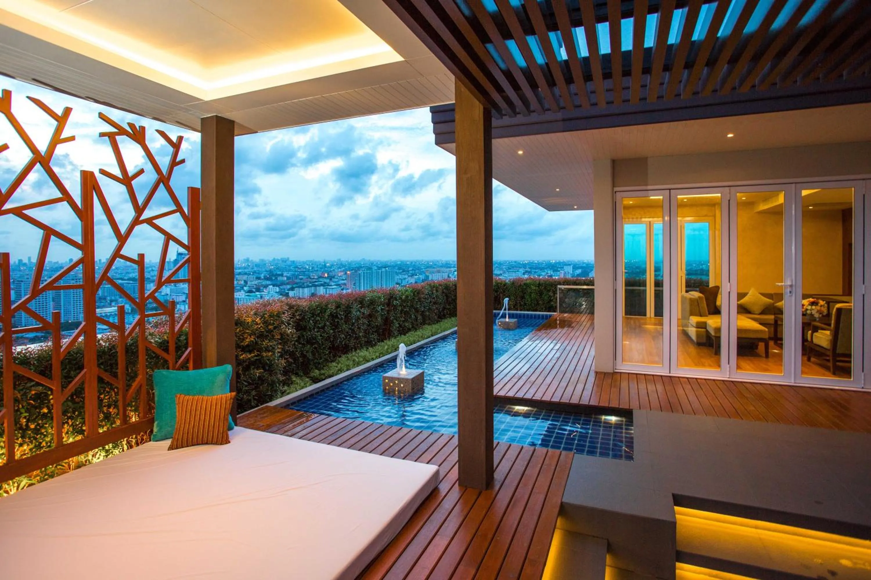 Swimming pool in The Grand Fourwings Convention Hotel Bangkok